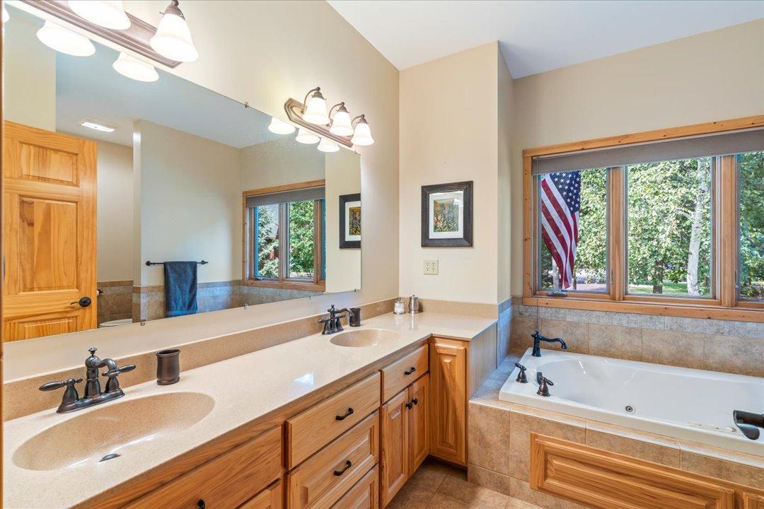 2005 single family home for sale at 37003 Staley Lane in Crosslake, MN — 4 bed, 3 bath (photo 17 of 67)