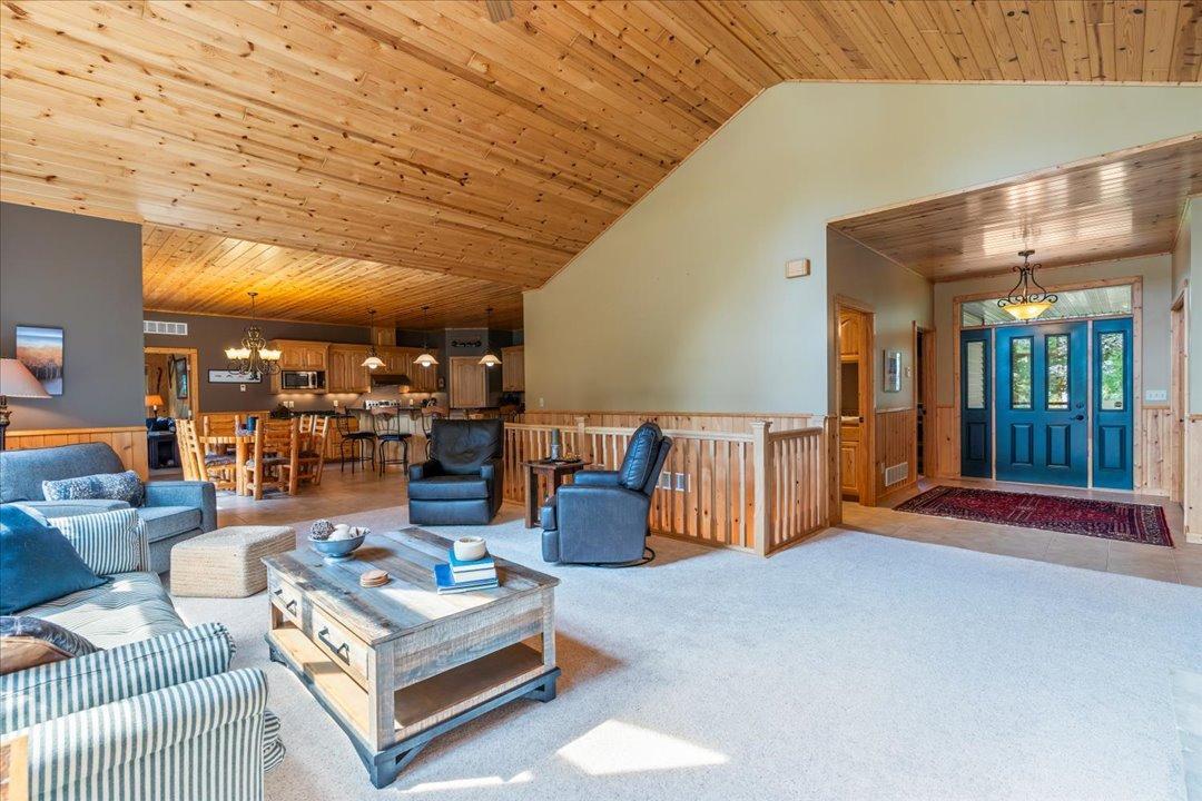 2005 single family home for sale at 37003 Staley Lane in Crosslake, MN — 4 bed, 3 bath (photo 6 of 67)