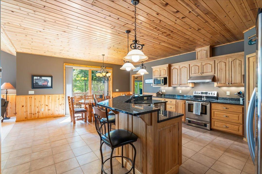 2005 single family home for sale at 37003 Staley Lane in Crosslake, MN — 4 bed, 3 bath (photo 7 of 67)
