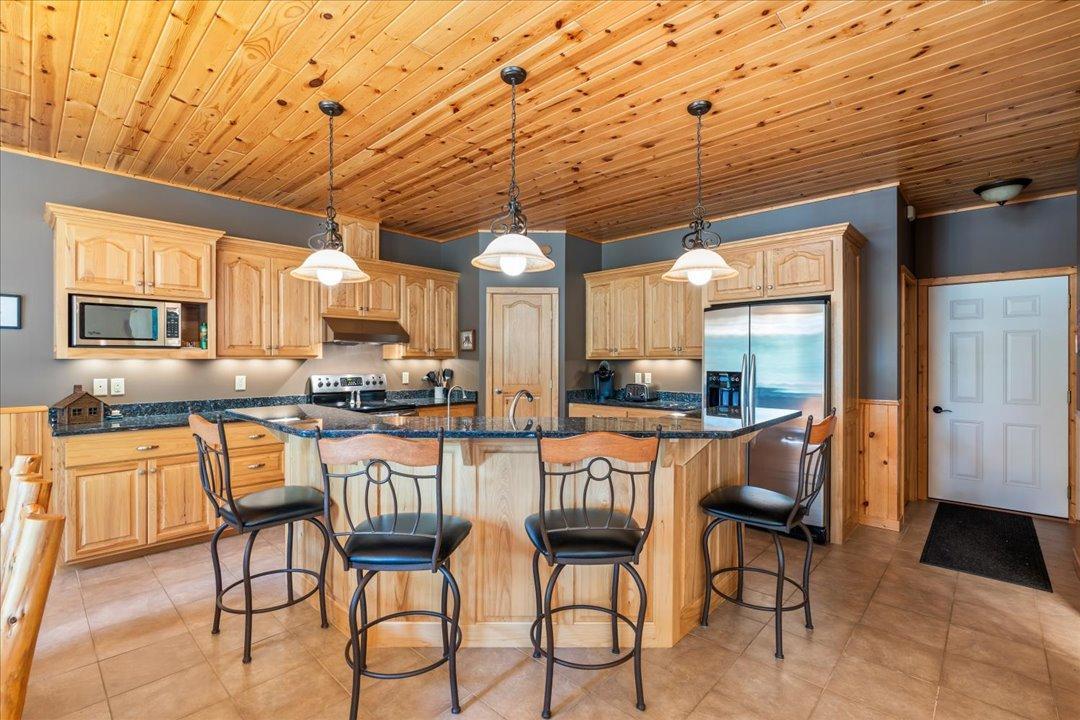 2005 single family home for sale at 37003 Staley Lane in Crosslake, MN — 4 bed, 3 bath (photo 8 of 67)