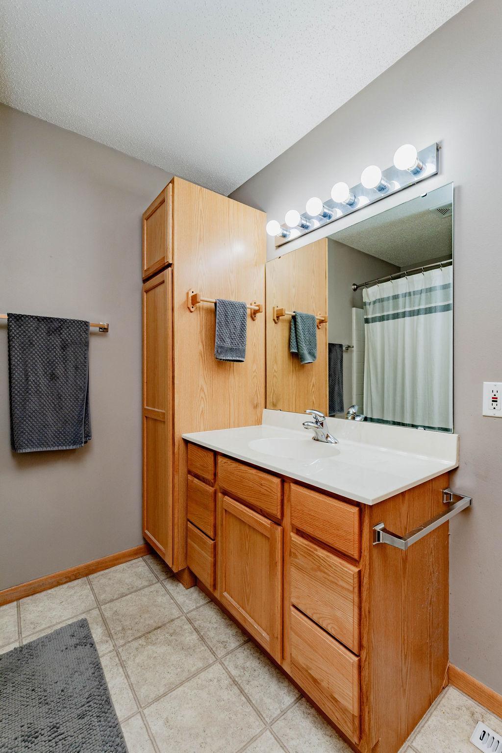4745 Townsite Place S, Fargo ND 58104 - Photo 10 of 28