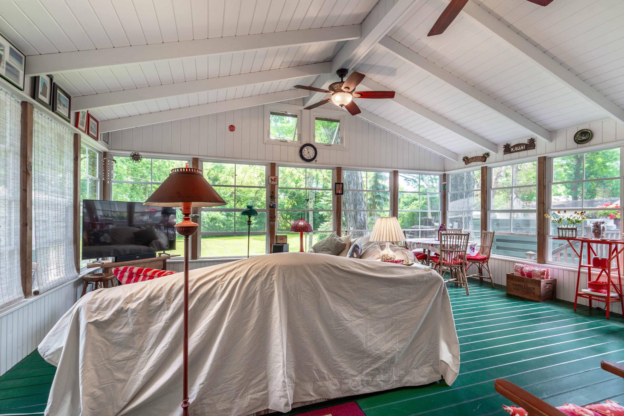 1959 single family home for sale at 524 Guttenberg Heights in Fergus Falls, MN — 3 bed, 3 bath (photo 11 of 61)