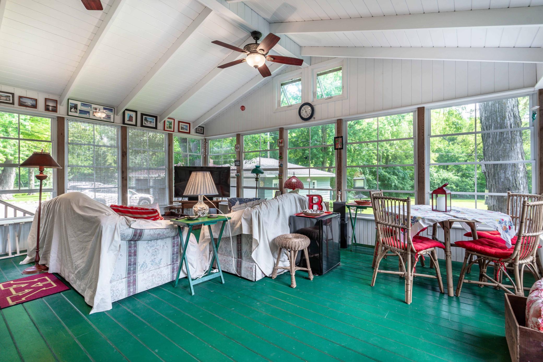 1959 single family home for sale at 524 Guttenberg Heights in Fergus Falls, MN — 3 bed, 3 bath (photo 12 of 61)