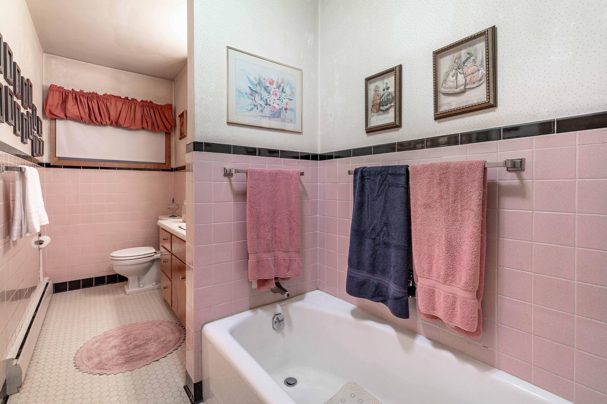 1959 single family home for sale at 524 Guttenberg Heights in Fergus Falls, MN — 3 bed, 3 bath (photo 39 of 61)