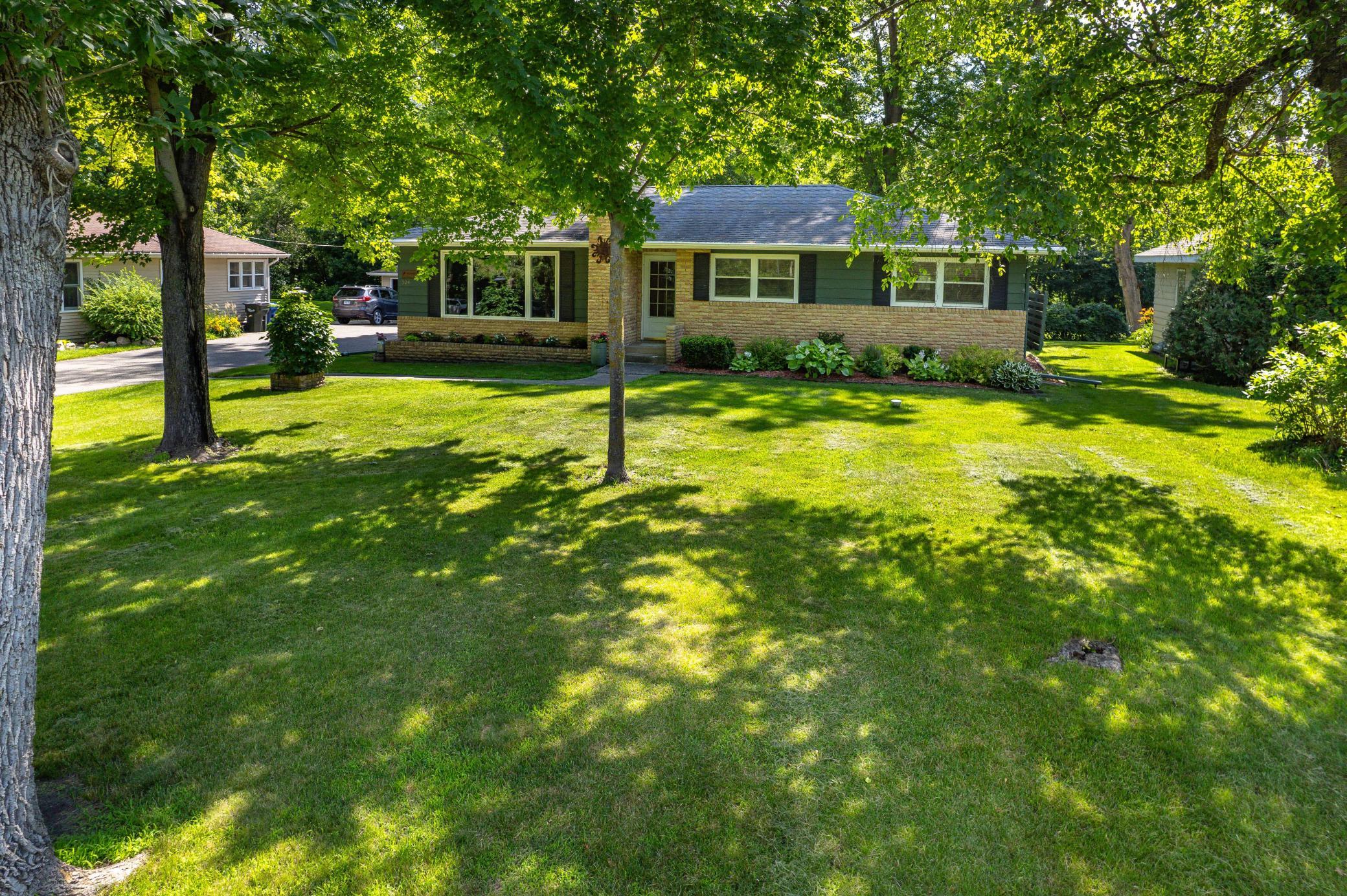 1959 single family home for sale at 524 Guttenberg Heights in Fergus Falls, MN — 3 bed, 3 bath (photo 53 of 61)