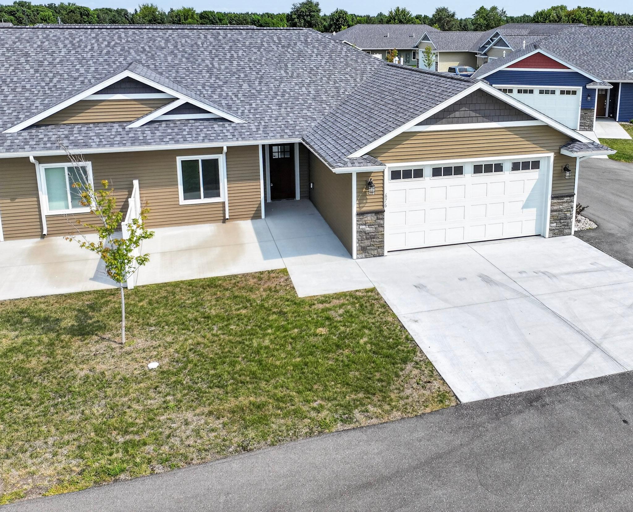 2023 townhouse for sale at 676 Voyager Drive in Alexandria, MN — 2 bed, 2 bath (photo 2 of 37)