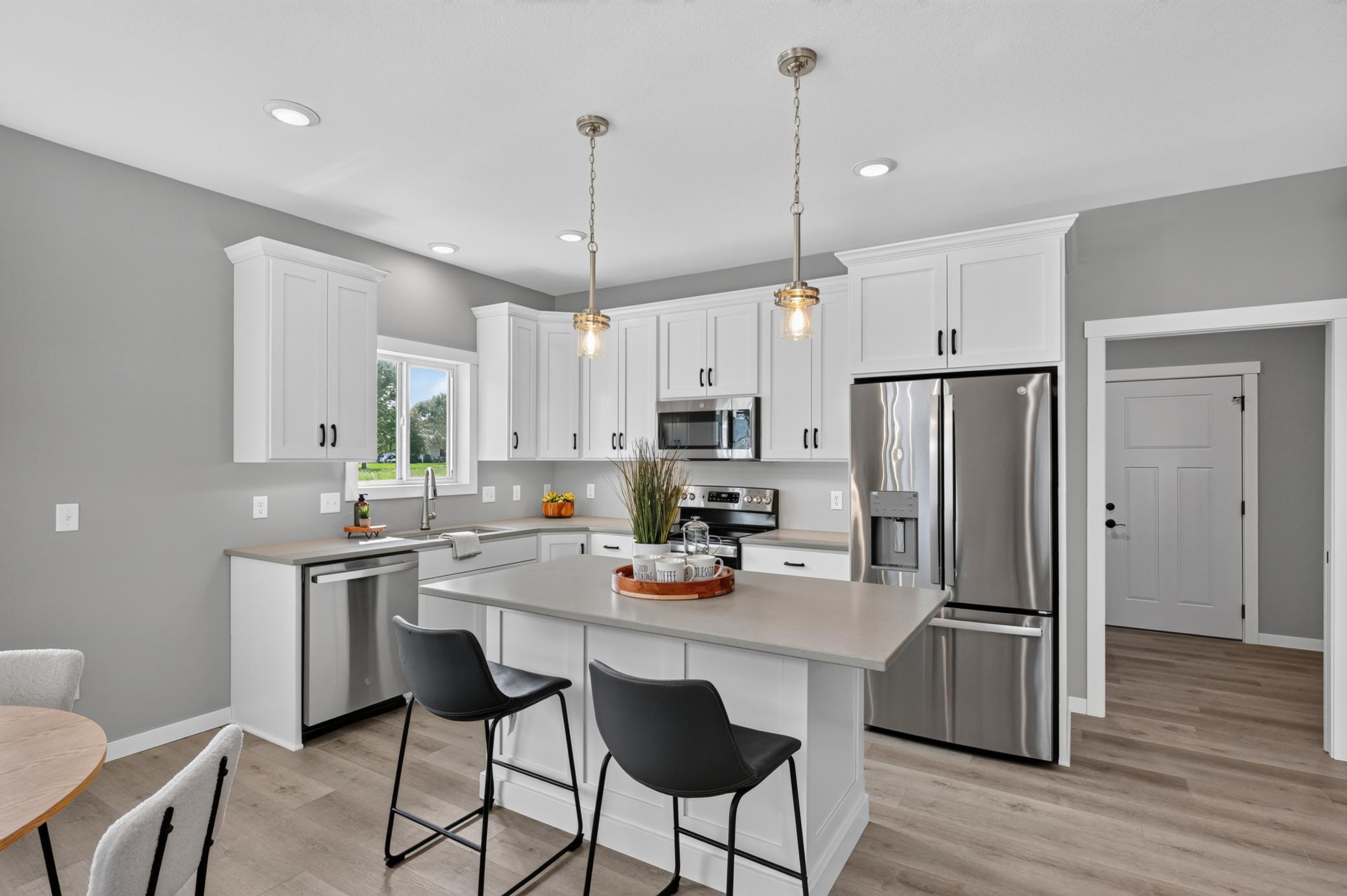 2023 townhouse for sale at 676 Voyager Drive in Alexandria, MN — 2 bed, 2 bath (photo 15 of 37)