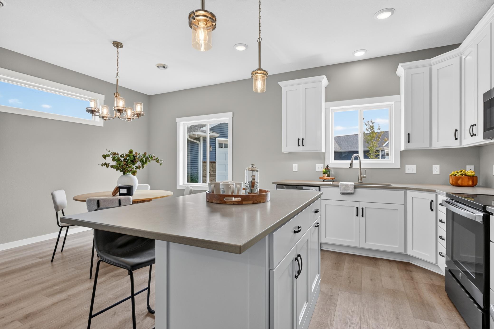 2023 townhouse for sale at 676 Voyager Drive in Alexandria, MN — 2 bed, 2 bath (photo 19 of 37)