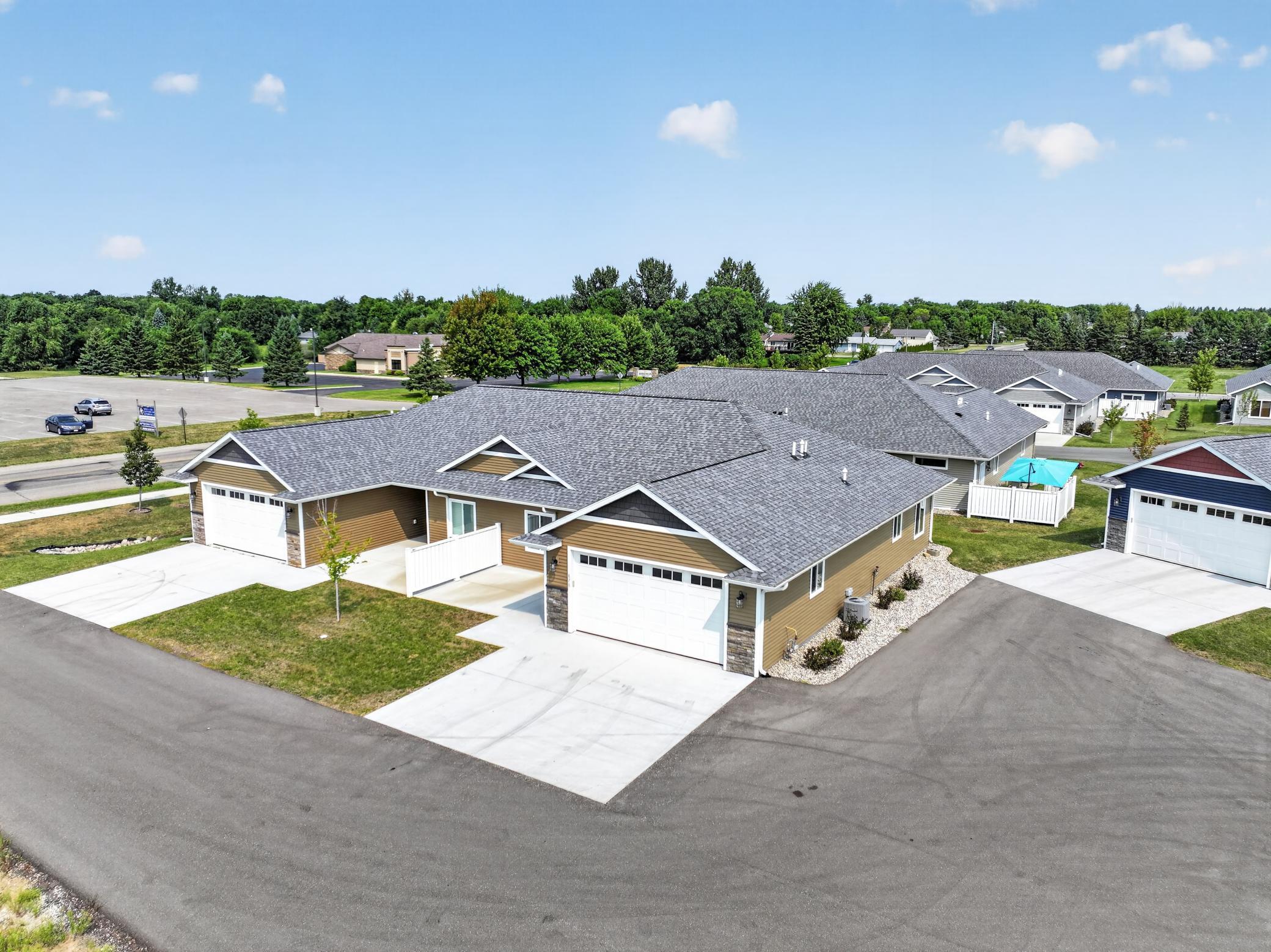 2023 townhouse for sale at 676 Voyager Drive in Alexandria, MN — 2 bed, 2 bath (photo 3 of 37)