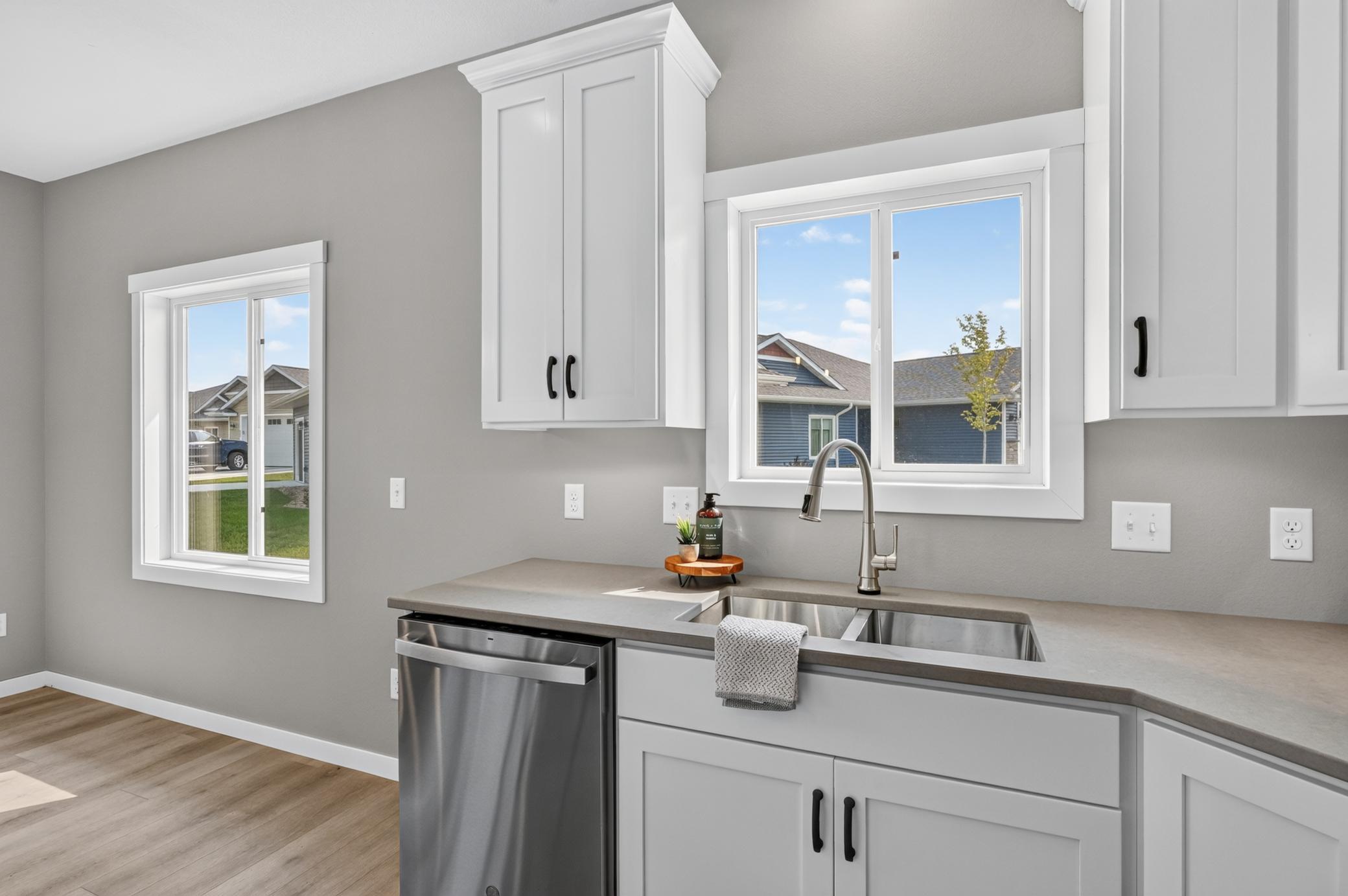 2023 townhouse for sale at 676 Voyager Drive in Alexandria, MN — 2 bed, 2 bath (photo 21 of 37)
