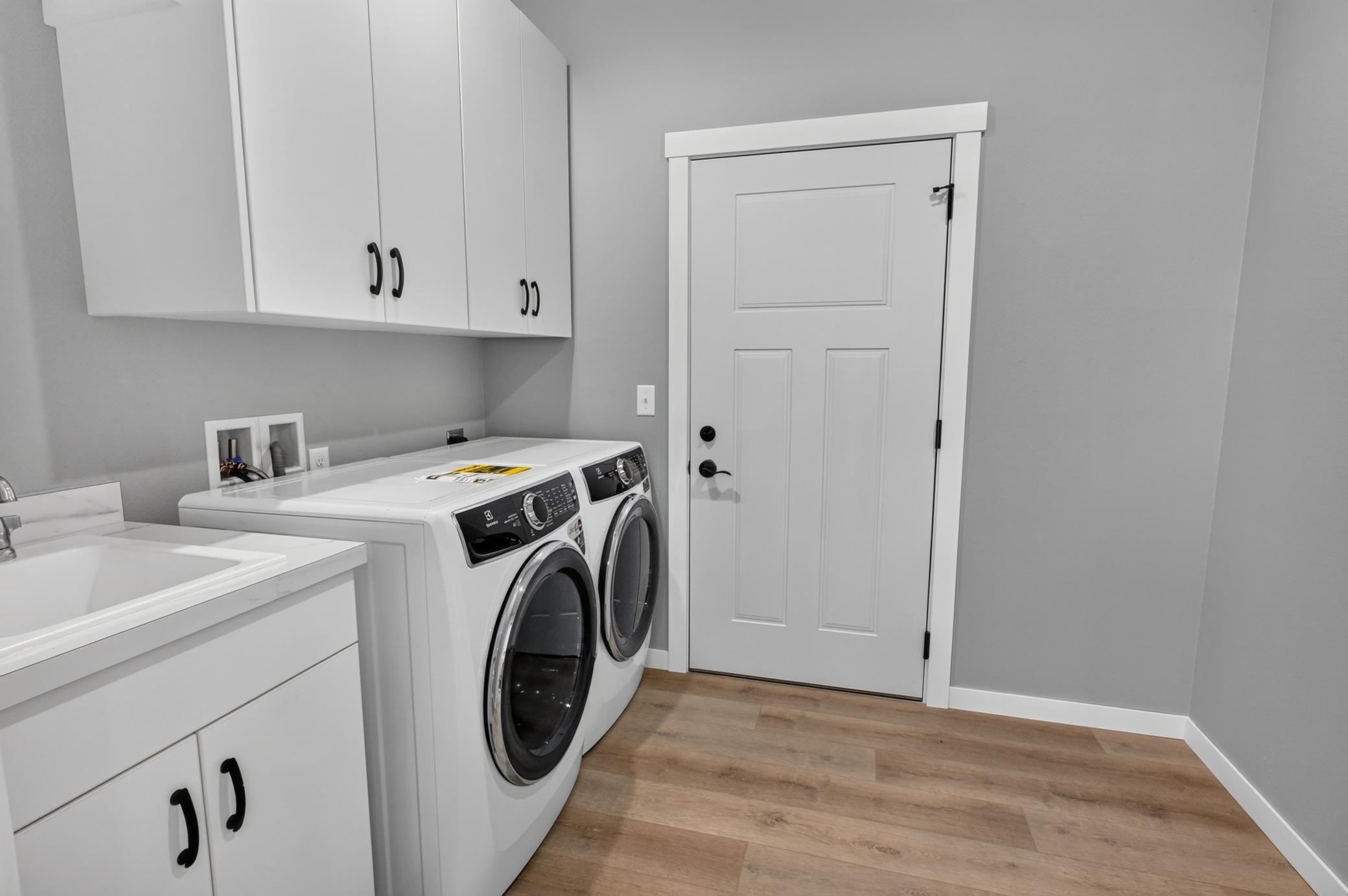 2023 townhouse for sale at 676 Voyager Drive in Alexandria, MN — 2 bed, 2 bath (photo 33 of 37)