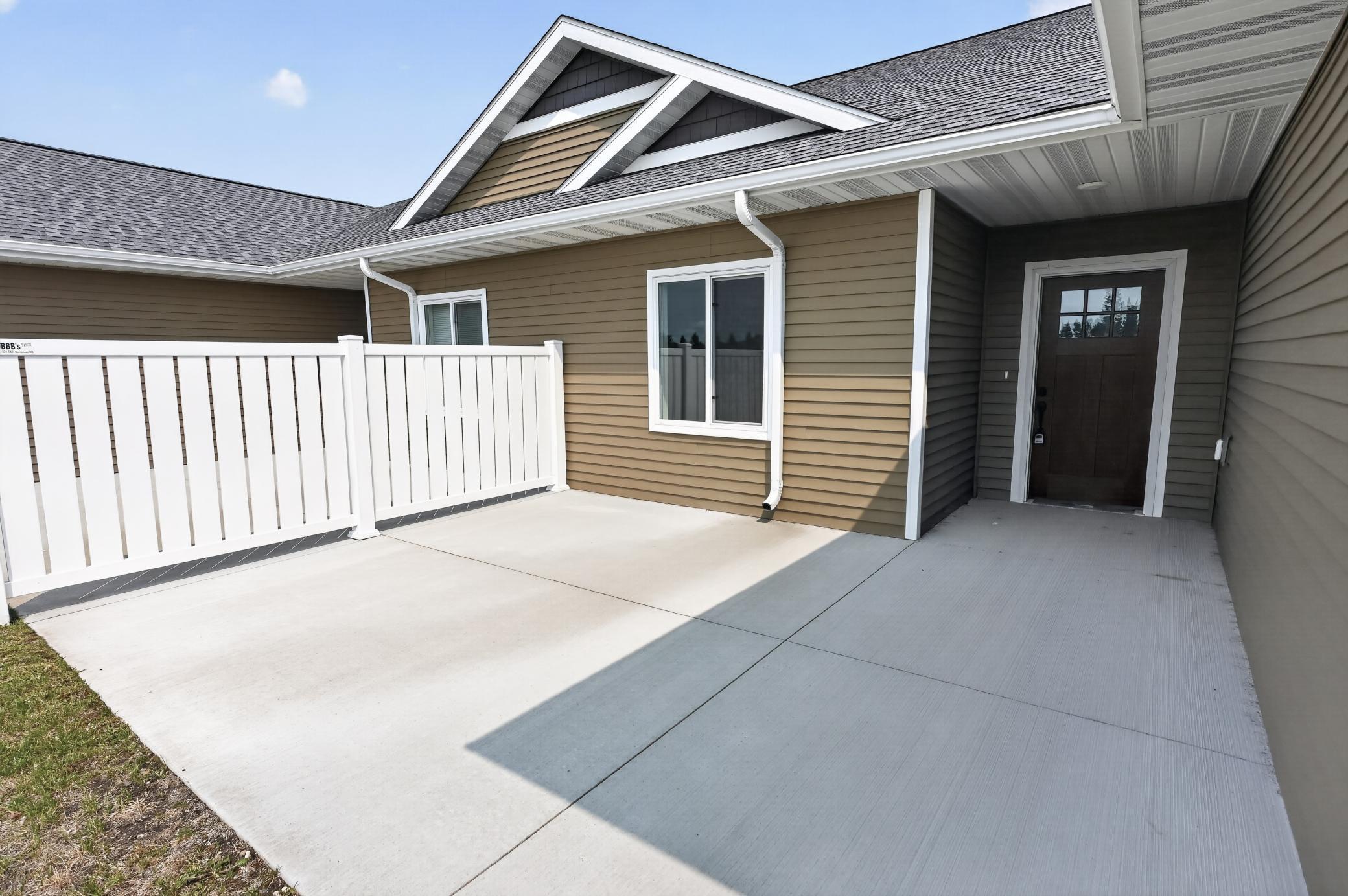2023 townhouse for sale at 676 Voyager Drive in Alexandria, MN — 2 bed, 2 bath (photo 7 of 37)