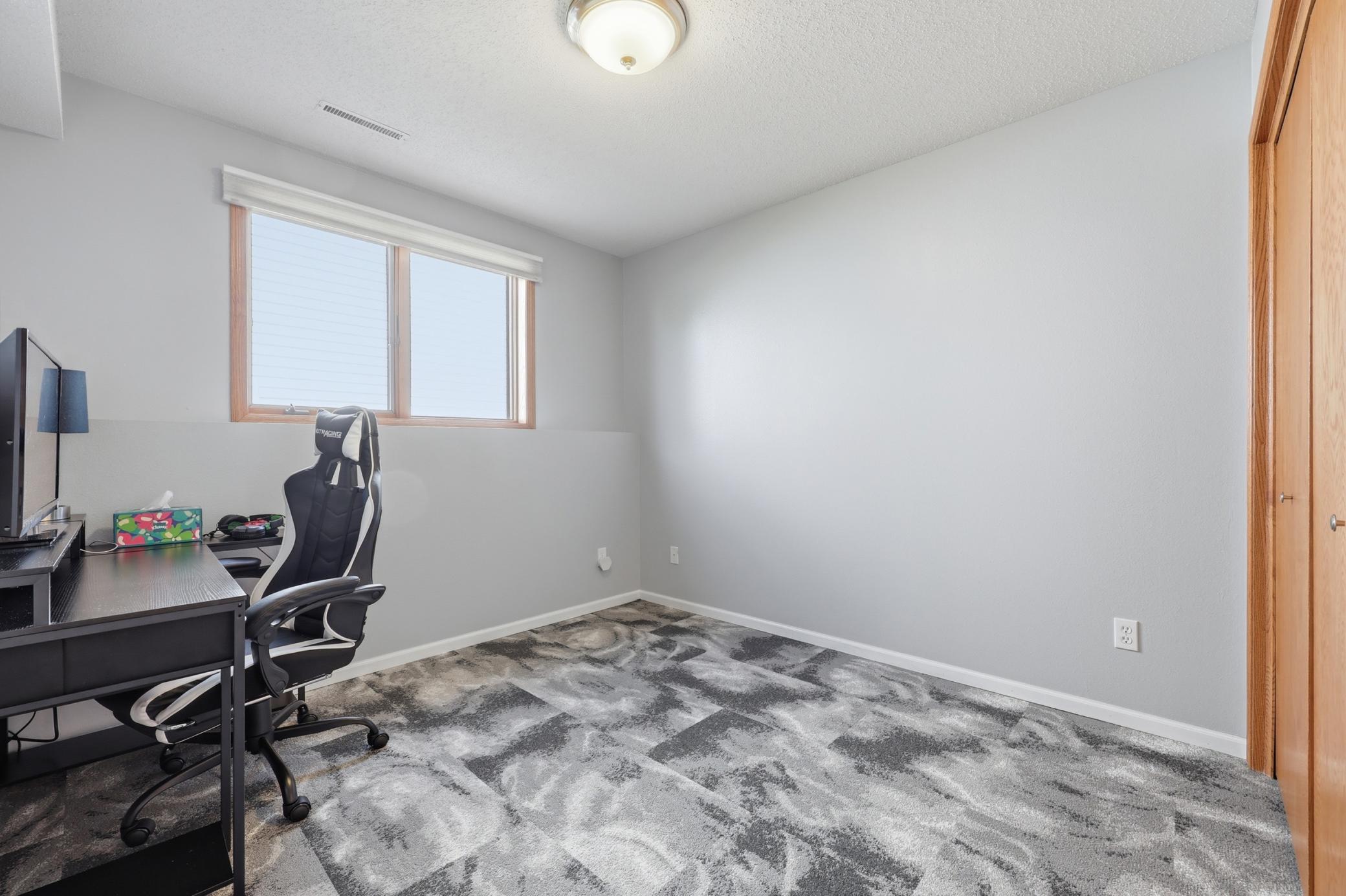 1512 19th Avenue E, West Fargo ND 58078 - Photo 24 of 35