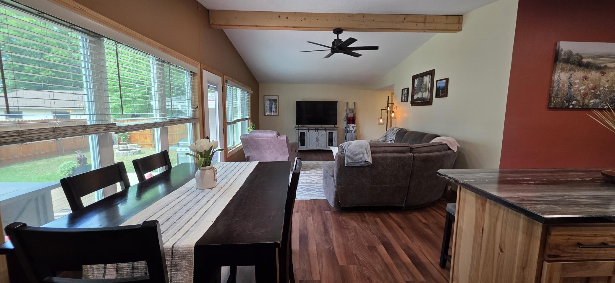 1961 single family home for sale at 640 9th Avenue SW in Valley City, ND — 3 bed, 2 bath (photo 14 of 61)