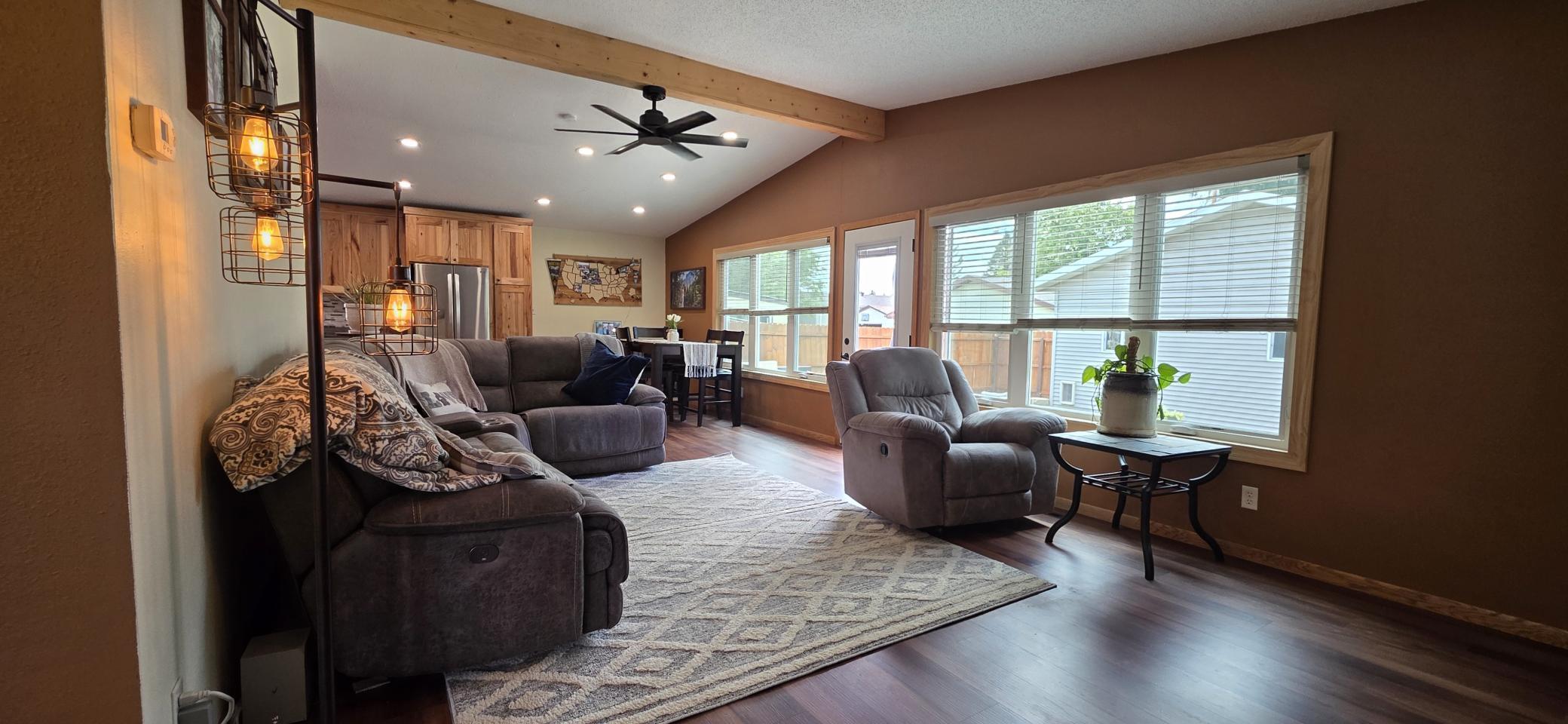 1961 single family home for sale at 640 9th Avenue SW in Valley City, ND — 3 bed, 2 bath (photo 17 of 61)