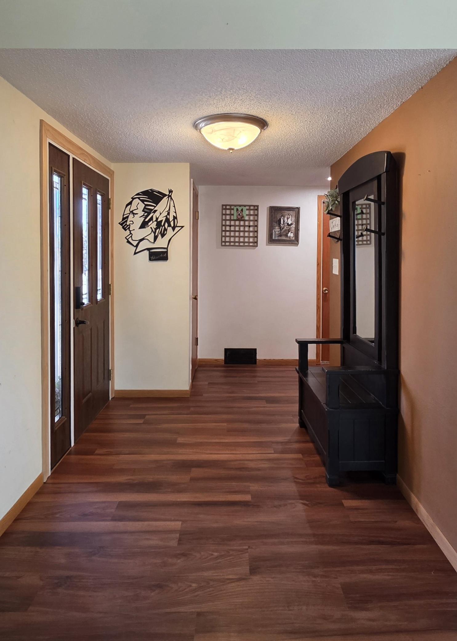 1961 single family home for sale at 640 9th Avenue SW in Valley City, ND — 3 bed, 2 bath (photo 18 of 61)