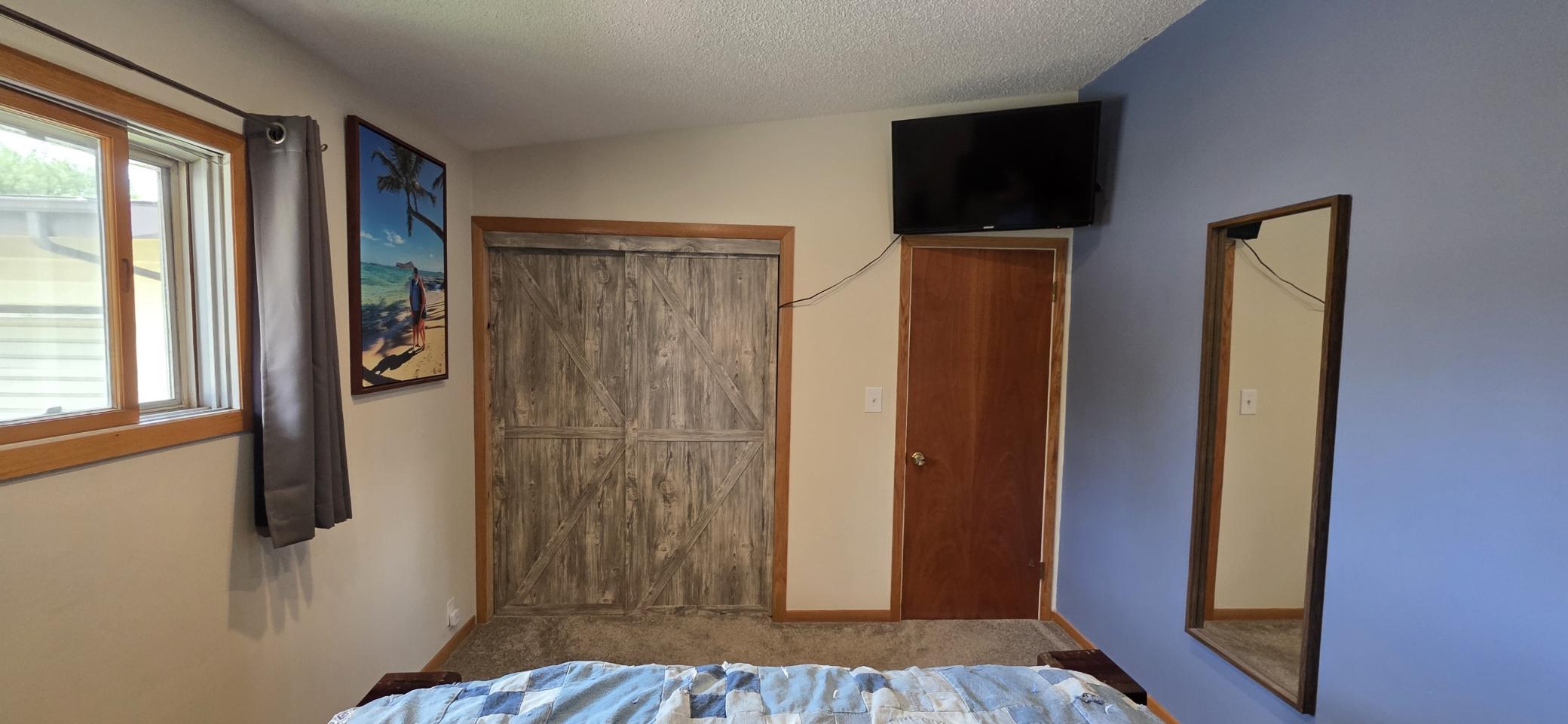 1961 single family home for sale at 640 9th Avenue SW in Valley City, ND — 3 bed, 2 bath (photo 22 of 61)