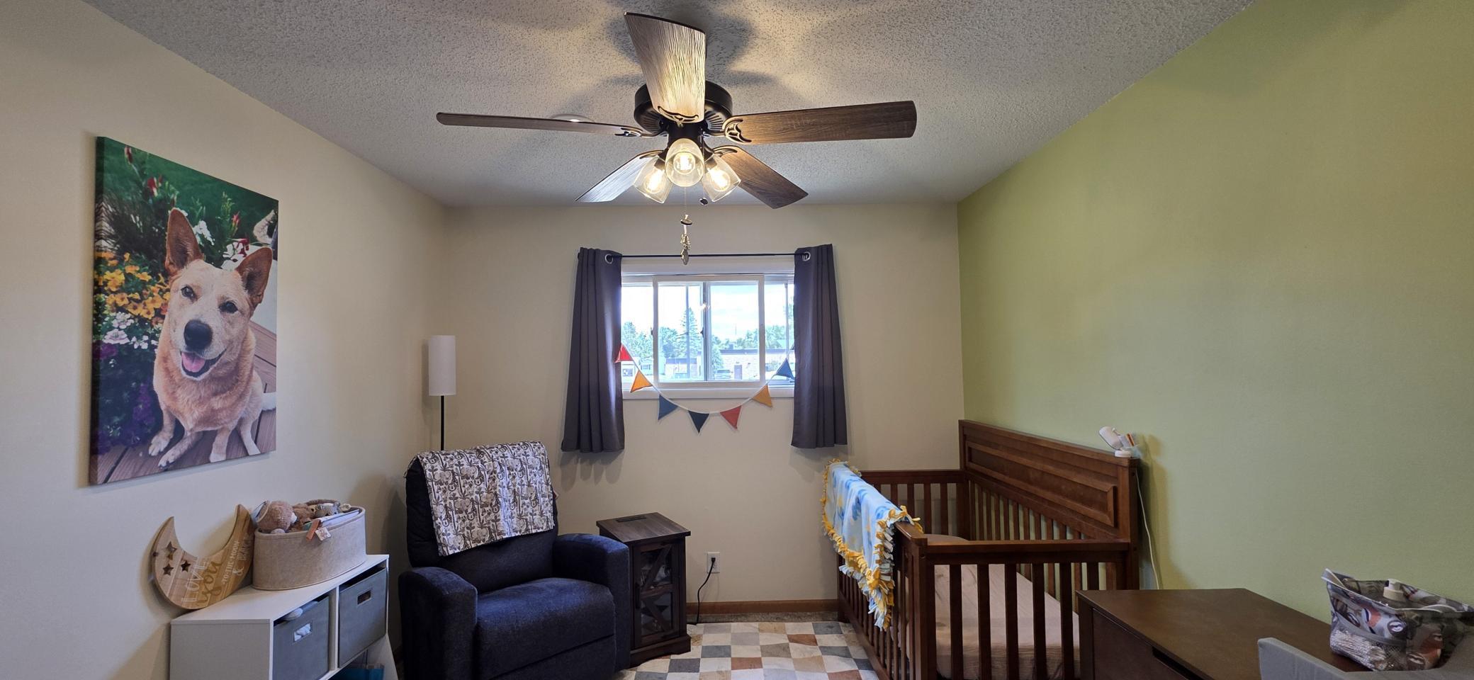 1961 single family home for sale at 640 9th Avenue SW in Valley City, ND — 3 bed, 2 bath (photo 23 of 61)