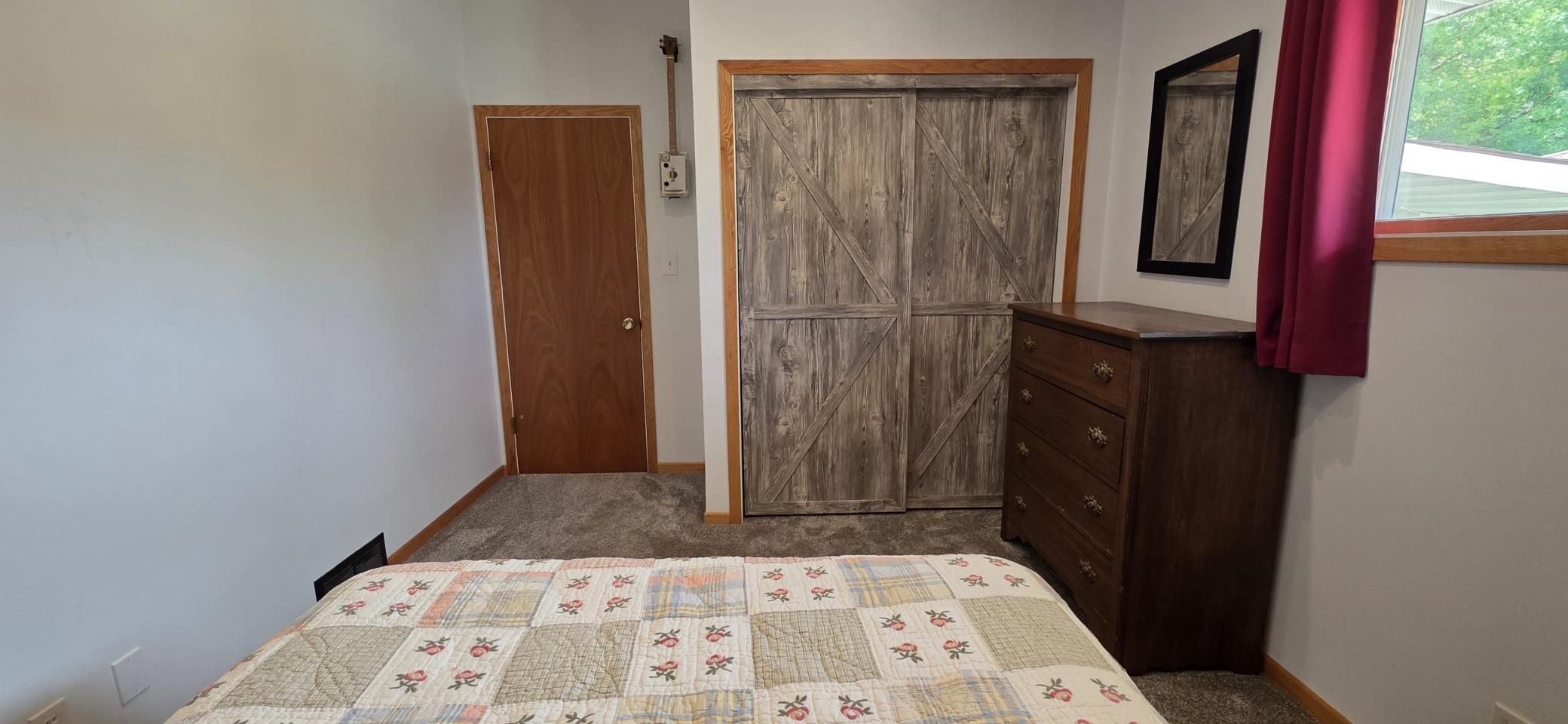 1961 single family home for sale at 640 9th Avenue SW in Valley City, ND — 3 bed, 2 bath (photo 26 of 61)
