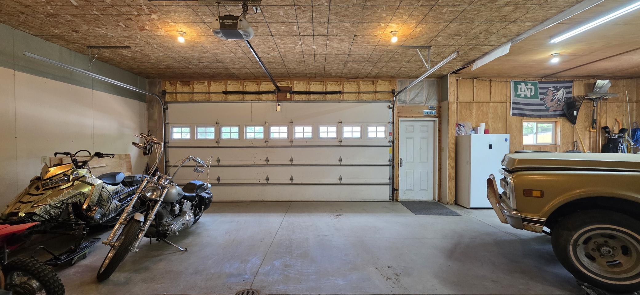 1961 single family home for sale at 640 9th Avenue SW in Valley City, ND — 3 bed, 2 bath (photo 54 of 61)