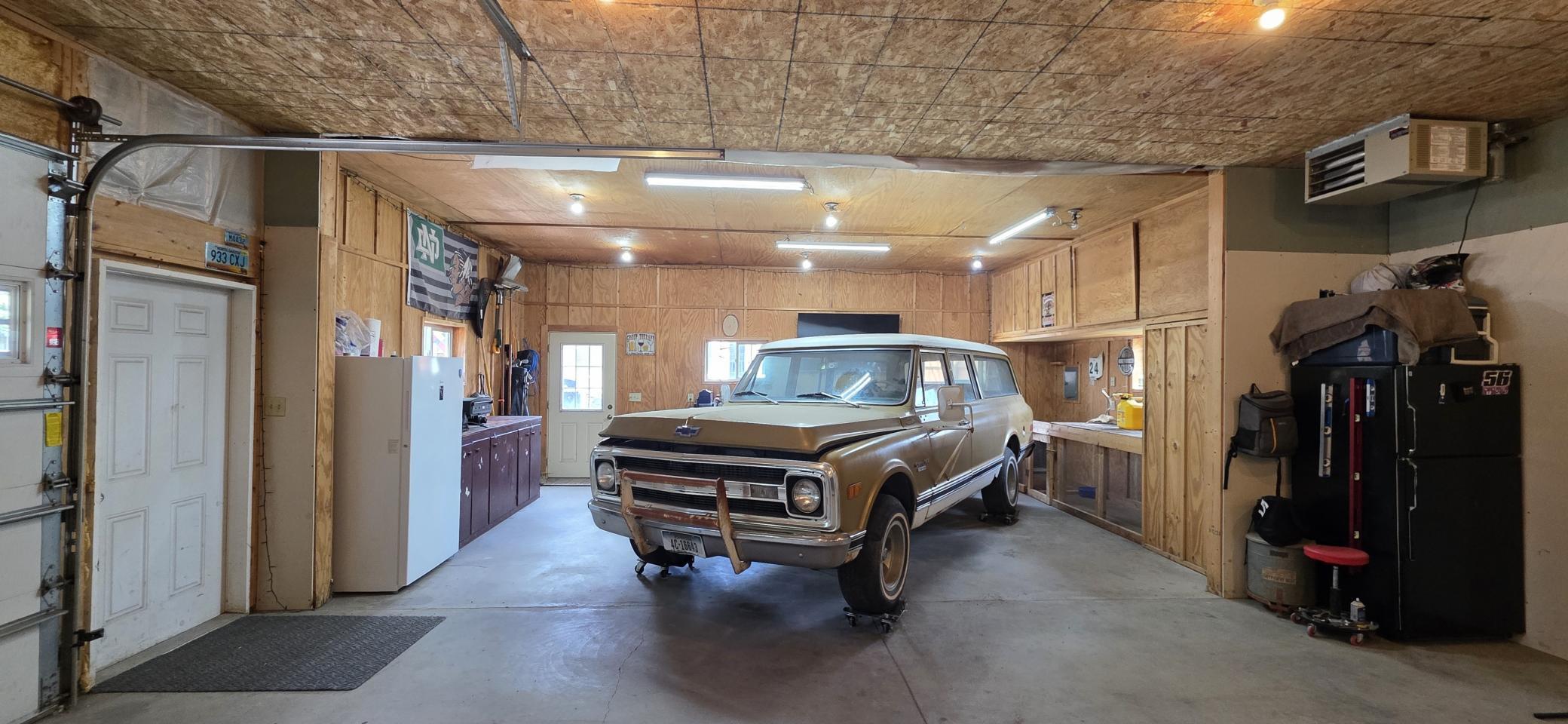 1961 single family home for sale at 640 9th Avenue SW in Valley City, ND — 3 bed, 2 bath (photo 56 of 61)