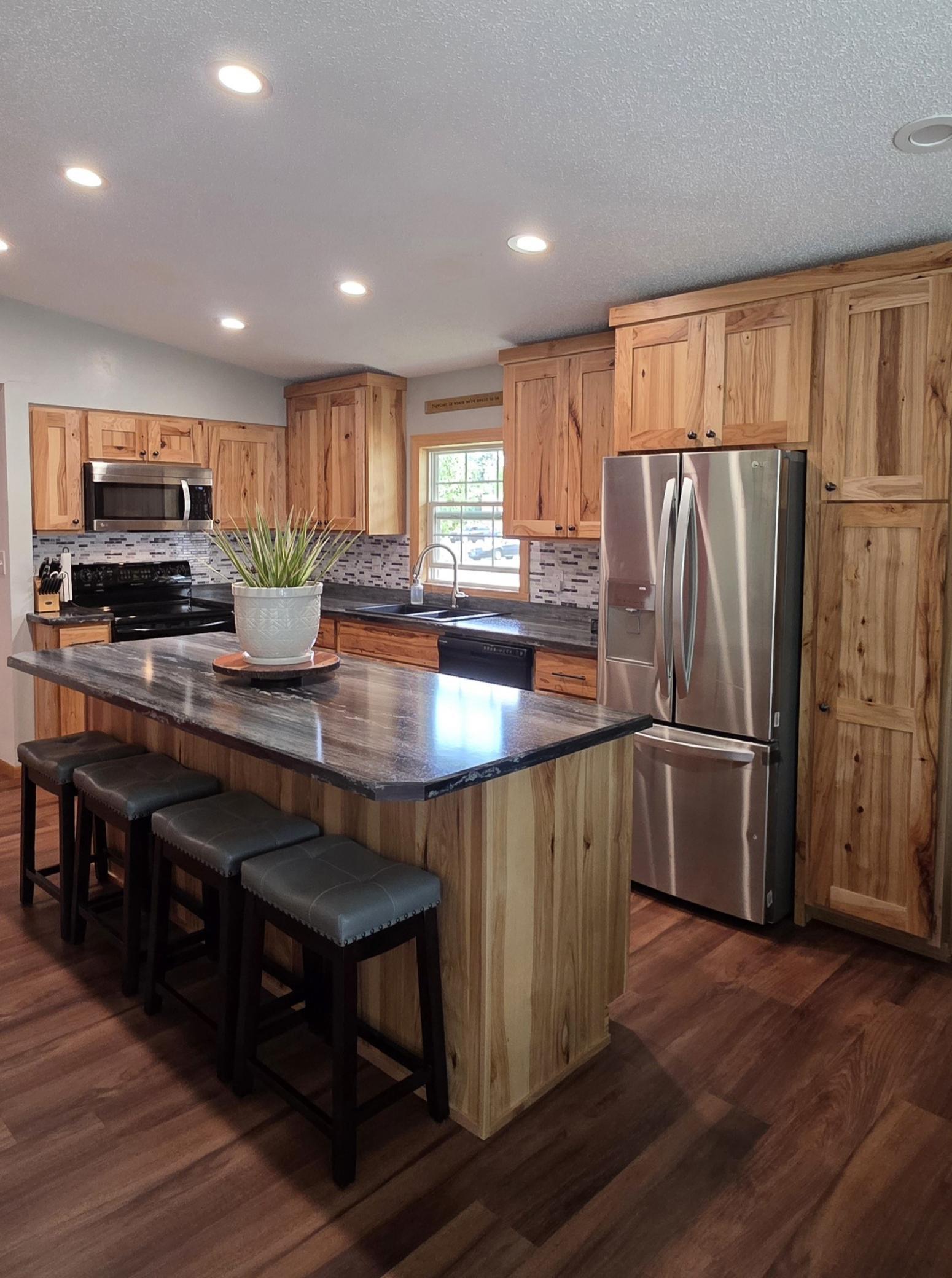 1961 single family home for sale at 640 9th Avenue SW in Valley City, ND — 3 bed, 2 bath (photo 7 of 61)