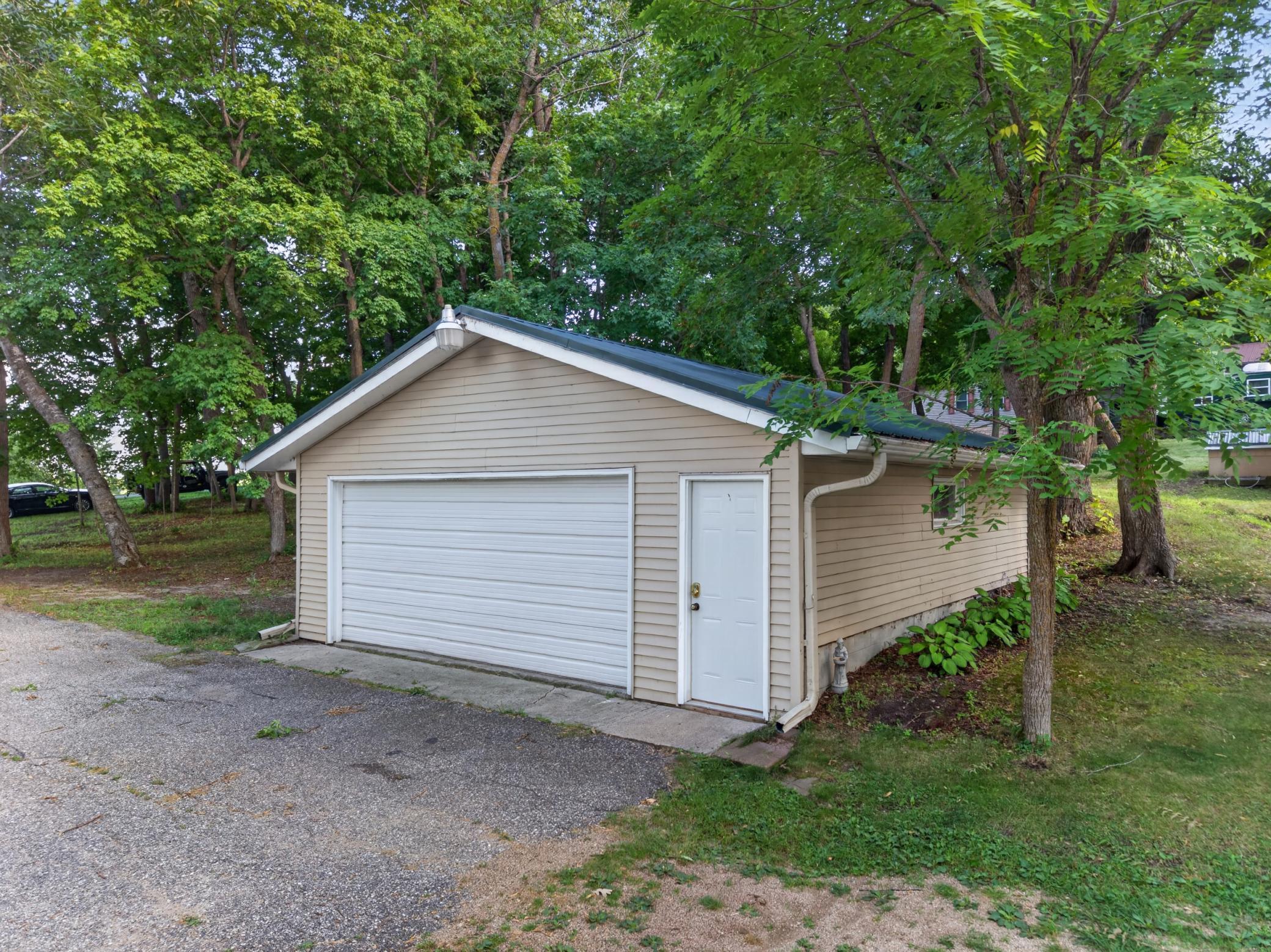 1974 single family home for sale at 42003 Engstrom Beach Road in Dent, MN — 3 bed, 2 bath (photo 7 of 38)