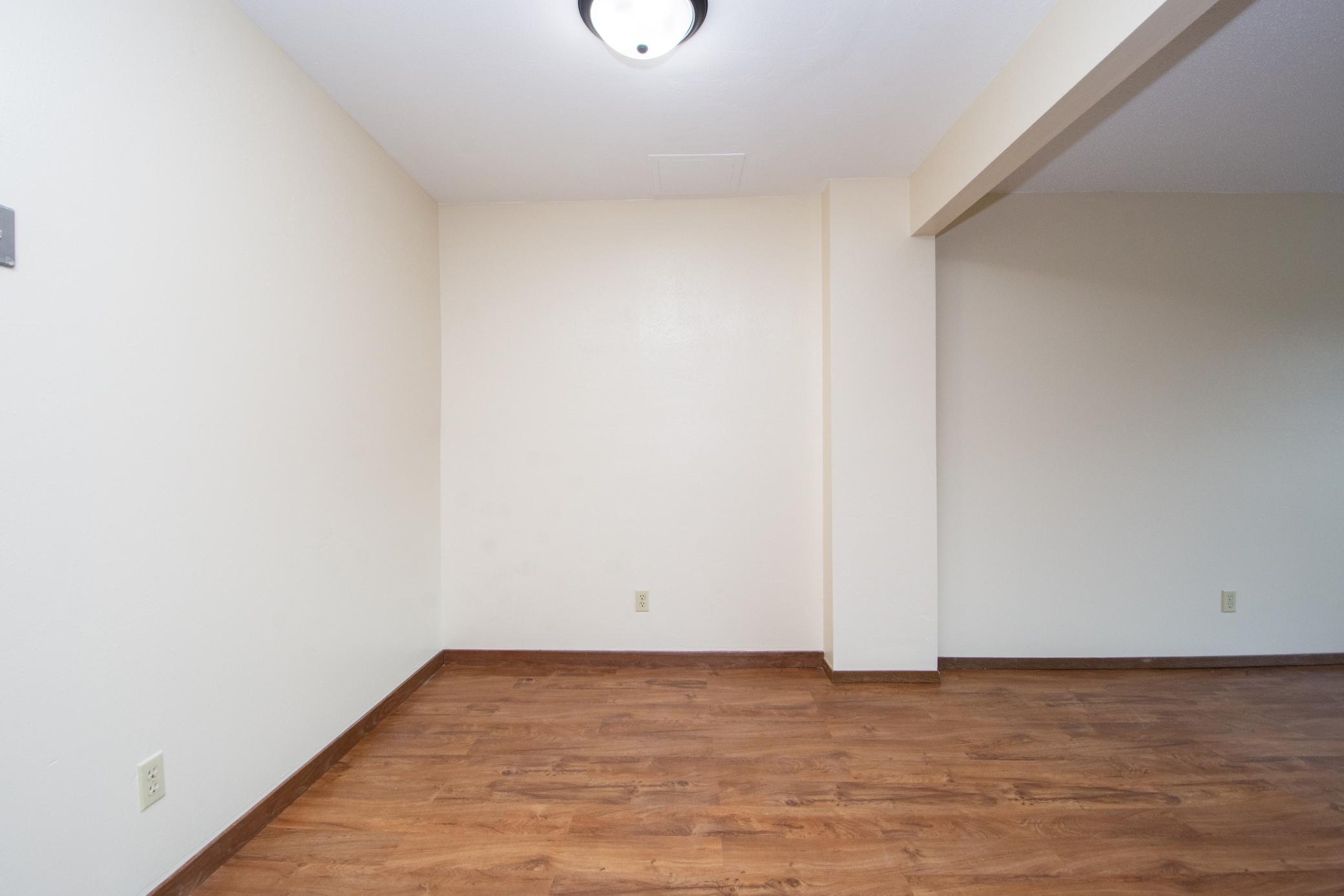 1980 townhouse for sale at 2231 32nd Avenue S in Fargo, ND — 2 bed, 1 bath (photo 12 of 25)