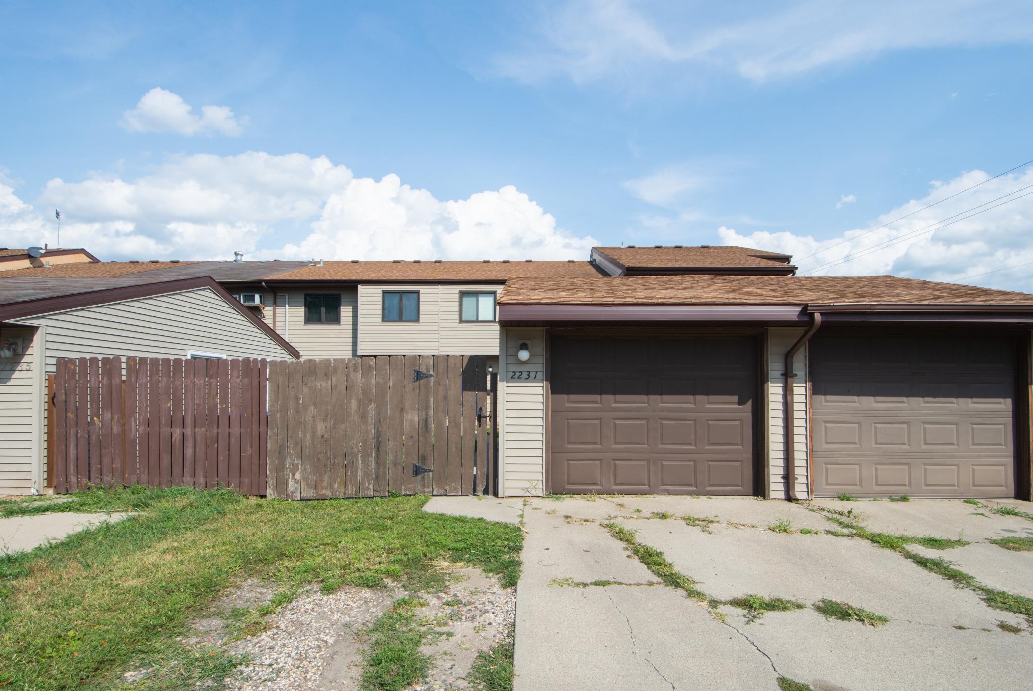 1980 townhouse for sale at 2231 32nd Avenue S in Fargo, ND — 2 bed, 1 bath (photo 4 of 25)