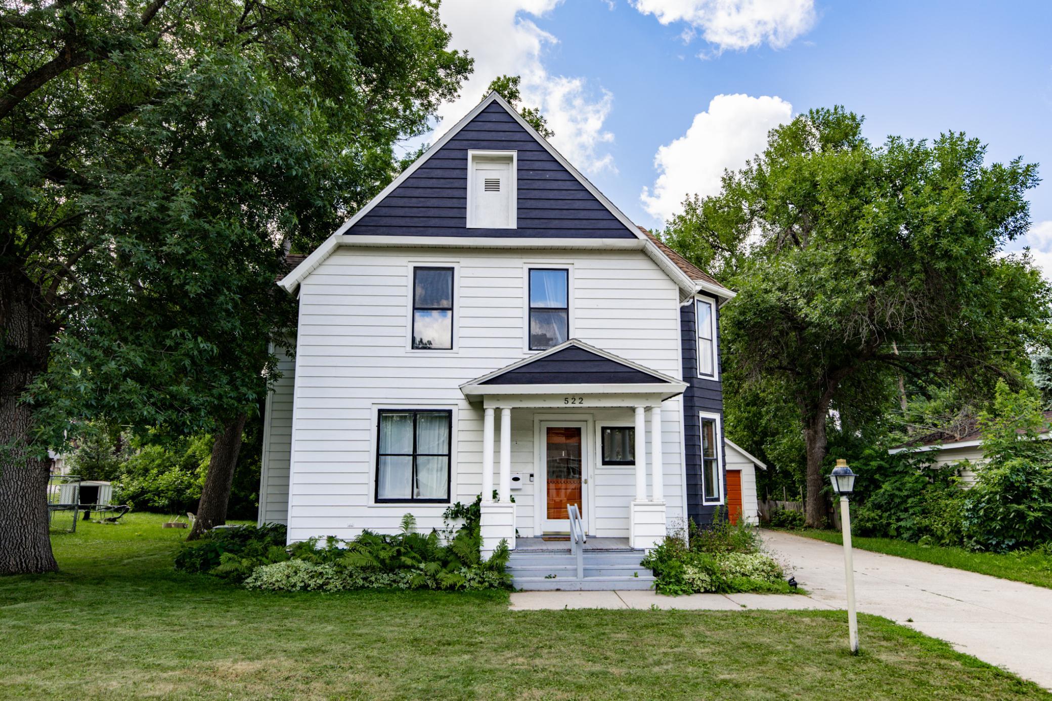 522 E Adolphus Avenue, Fergus Falls MN 56537 - Photo 2 of 73