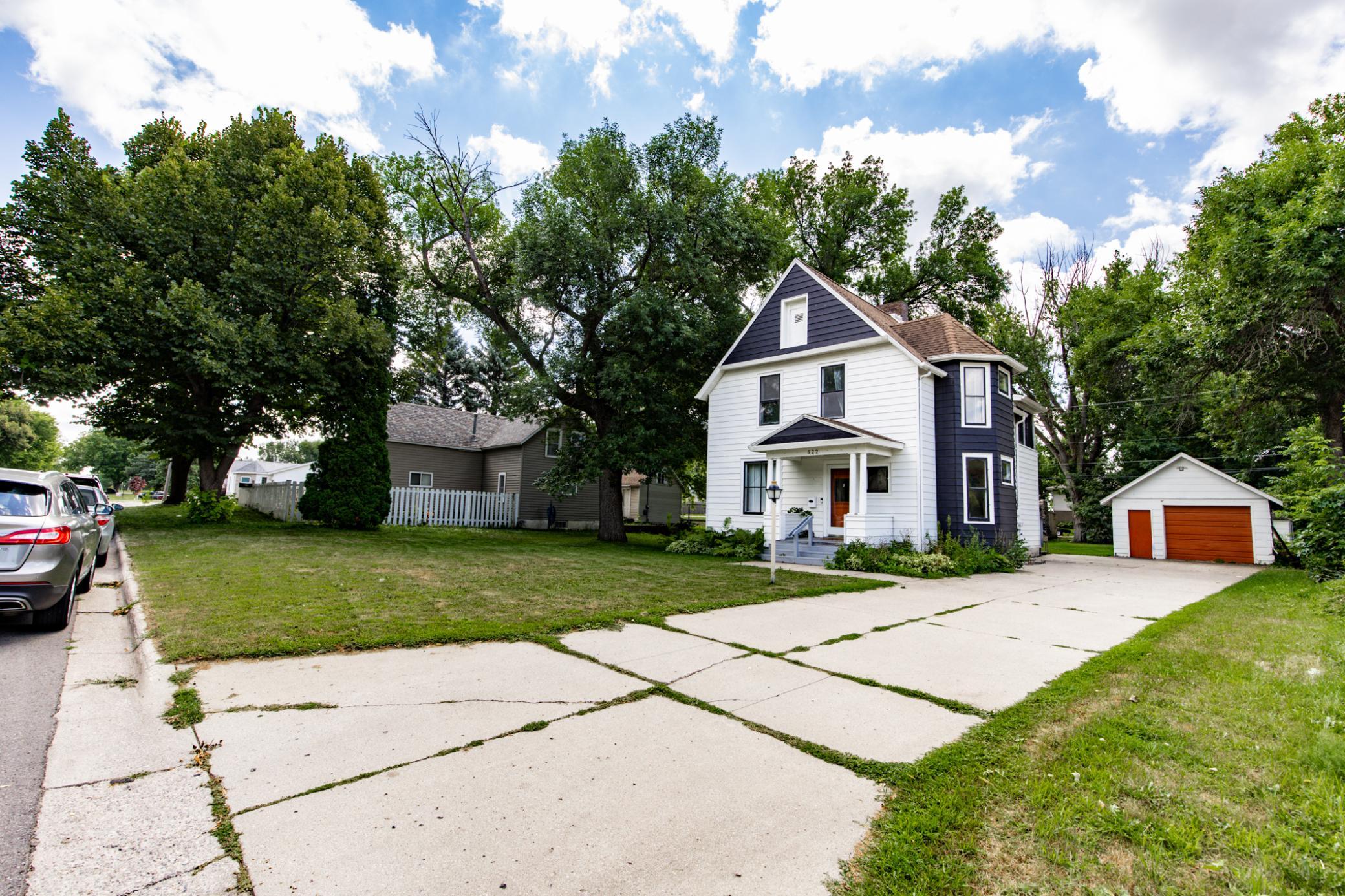 522 E Adolphus Avenue, Fergus Falls MN 56537 - Photo 5 of 73