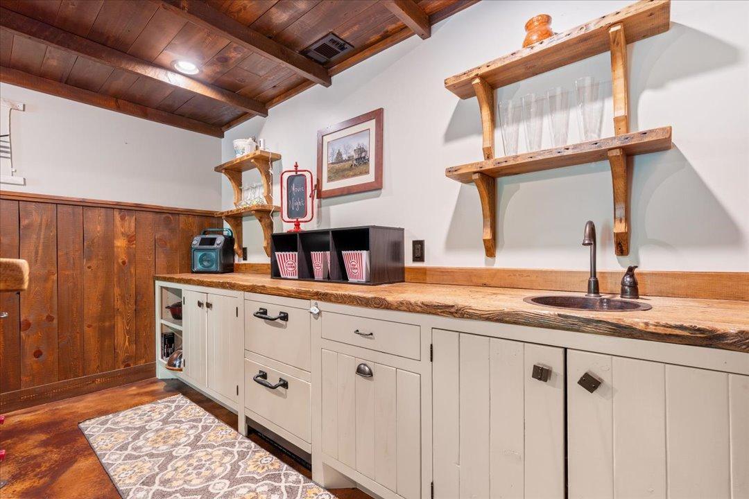 2002 single family home for sale at 29470 Belgian Drive in Breezy Point, MN — 4 bed, 3 bath (photo 11 of 29)