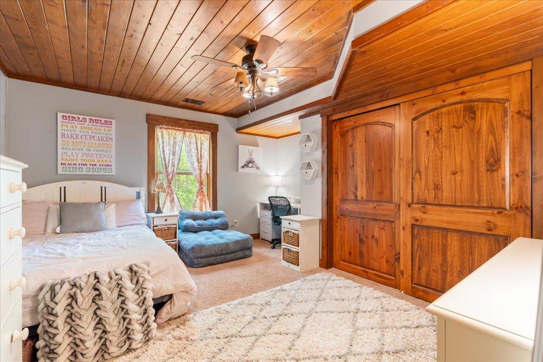 2002 single family home for sale at 29470 Belgian Drive in Breezy Point, MN — 4 bed, 3 bath (photo 13 of 29)