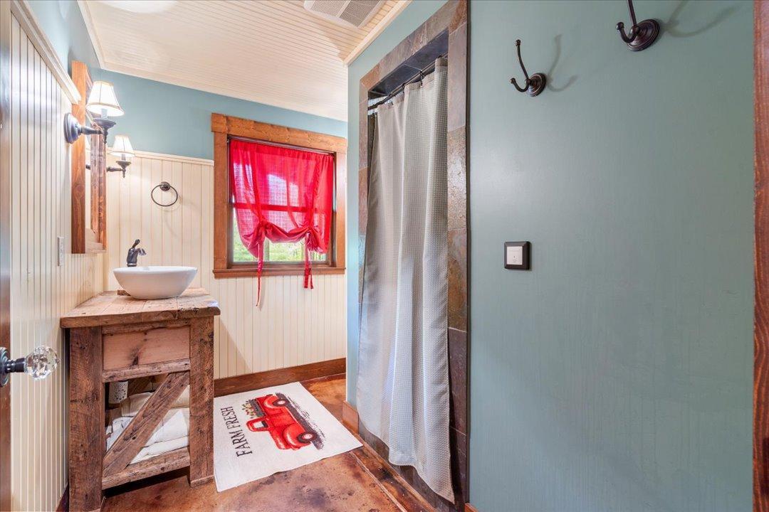 2002 single family home for sale at 29470 Belgian Drive in Breezy Point, MN — 4 bed, 3 bath (photo 14 of 29)