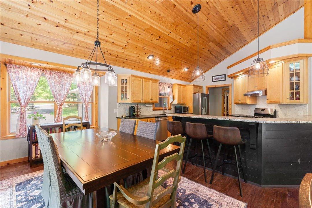 2002 single family home for sale at 29470 Belgian Drive in Breezy Point, MN — 4 bed, 3 bath (photo 5 of 29)