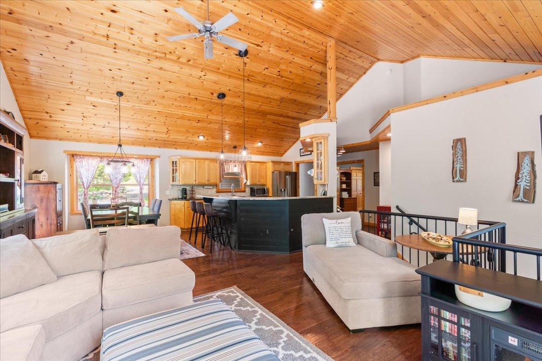 2002 single family home for sale at 29470 Belgian Drive in Breezy Point, MN — 4 bed, 3 bath (photo 7 of 29)