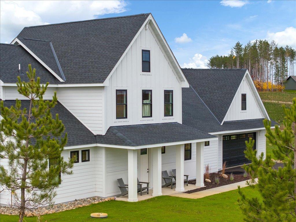2024 single family home for sale at 3544 Royal Lytham Court in Brainerd, MN — 5 bed, 5 bath (photo 5 of 40)