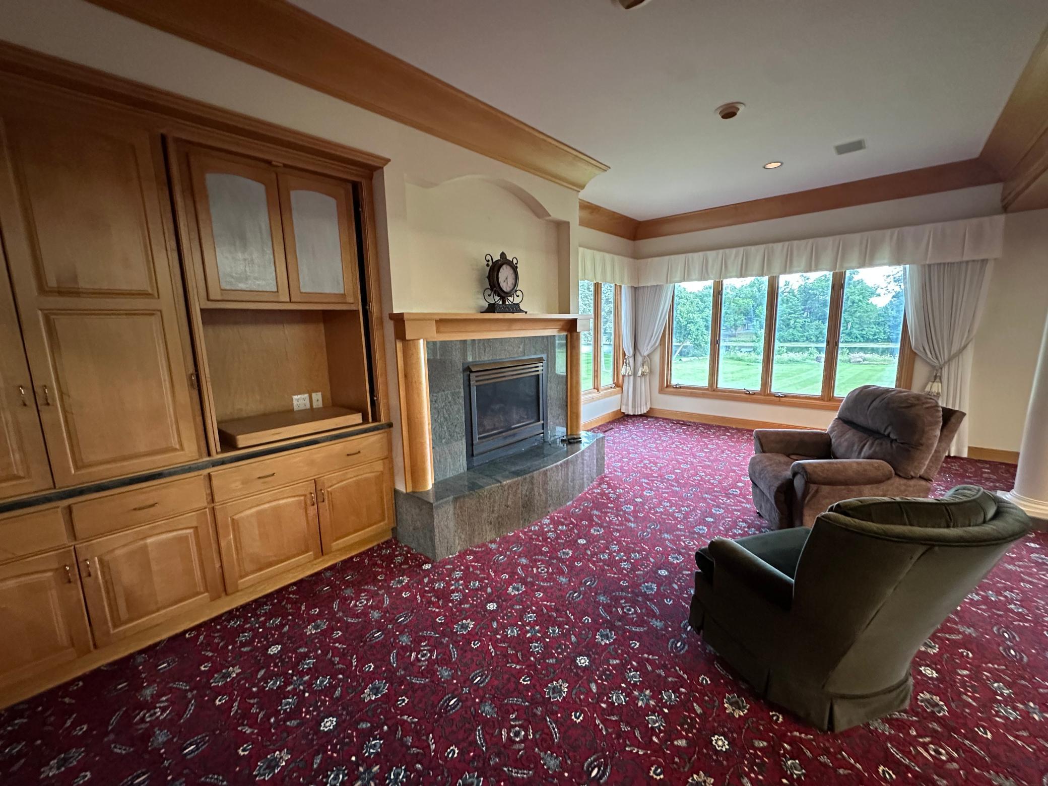 1993 single family home for sale at 1020 Centennial Drive in Thief River Falls, MN — 8 bed, 8 bath (photo 11 of 43)