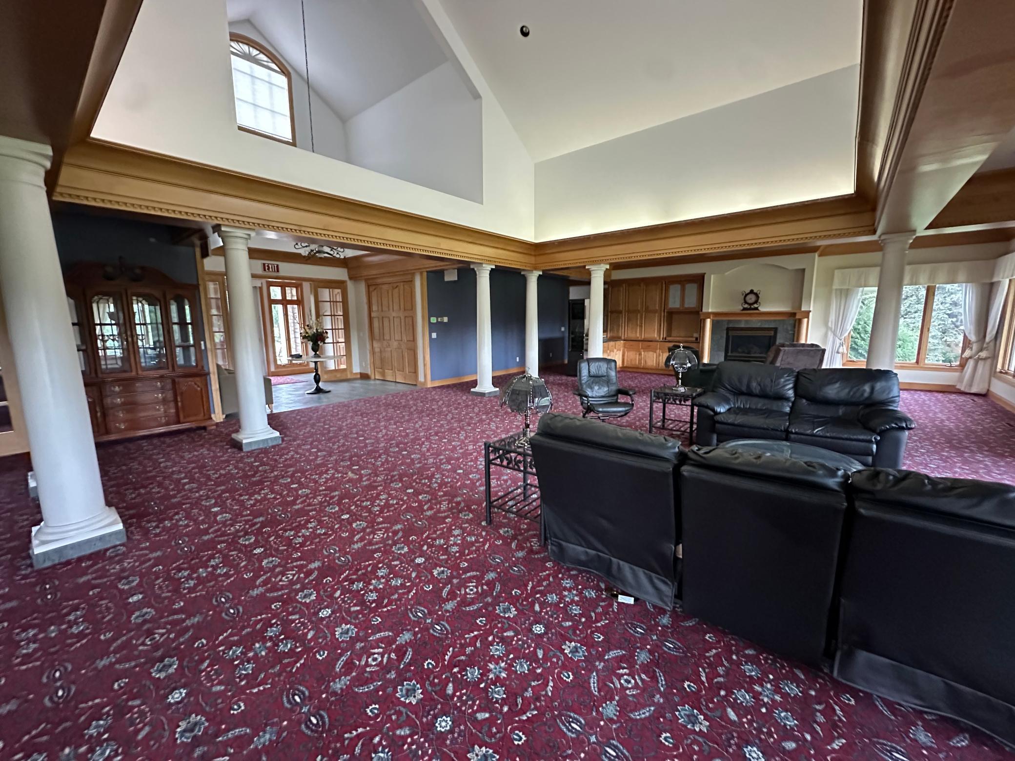 1993 single family home for sale at 1020 Centennial Drive in Thief River Falls, MN — 8 bed, 8 bath (photo 12 of 43)
