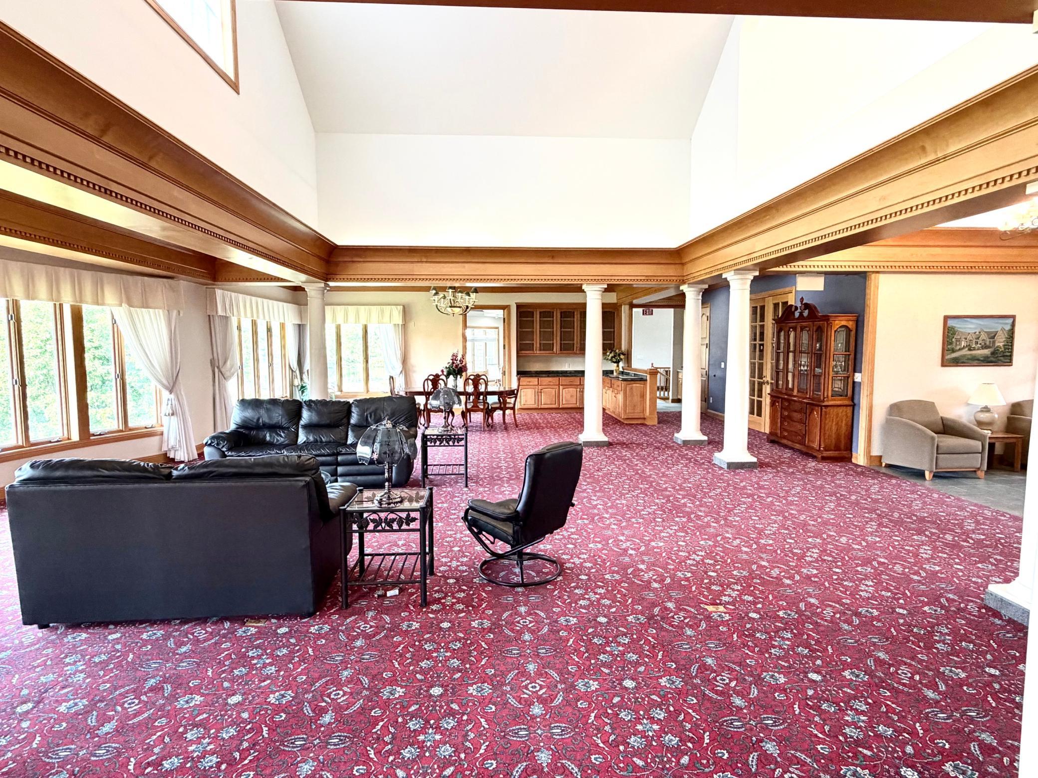 1993 single family home for sale at 1020 Centennial Drive in Thief River Falls, MN — 8 bed, 8 bath (photo 14 of 43)