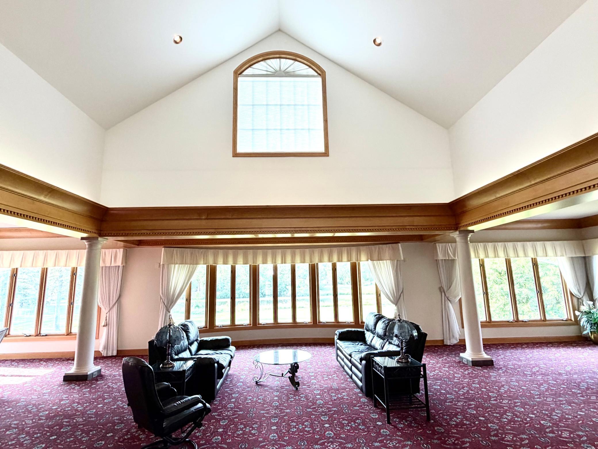 1993 single family home for sale at 1020 Centennial Drive in Thief River Falls, MN — 8 bed, 8 bath (photo 15 of 43)