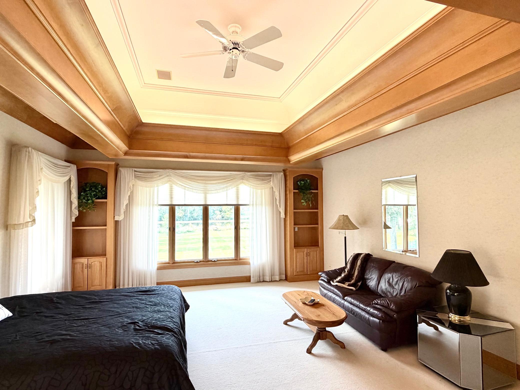 1993 single family home for sale at 1020 Centennial Drive in Thief River Falls, MN — 8 bed, 8 bath (photo 20 of 43)