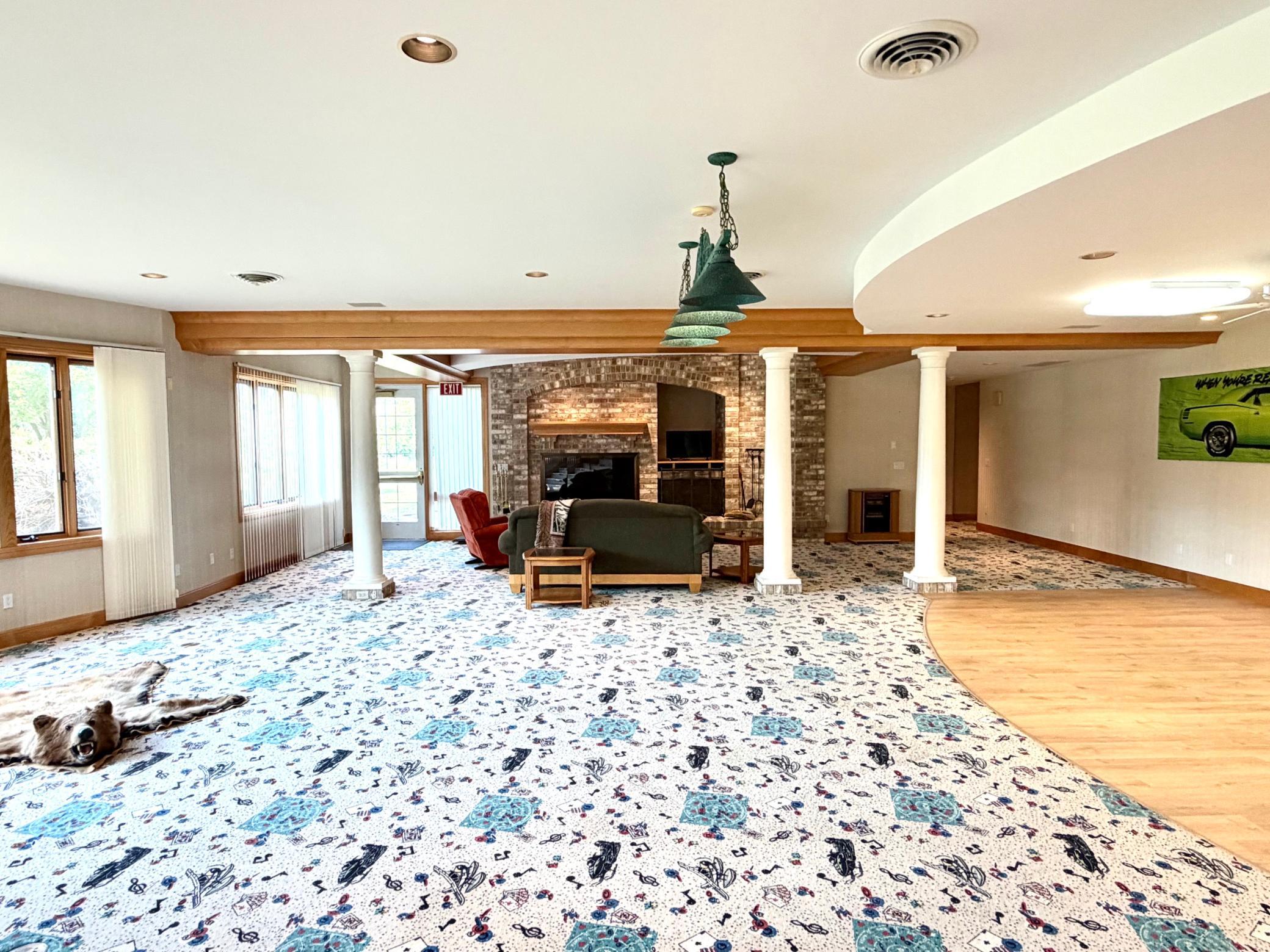 1993 single family home for sale at 1020 Centennial Drive in Thief River Falls, MN — 8 bed, 8 bath (photo 30 of 43)