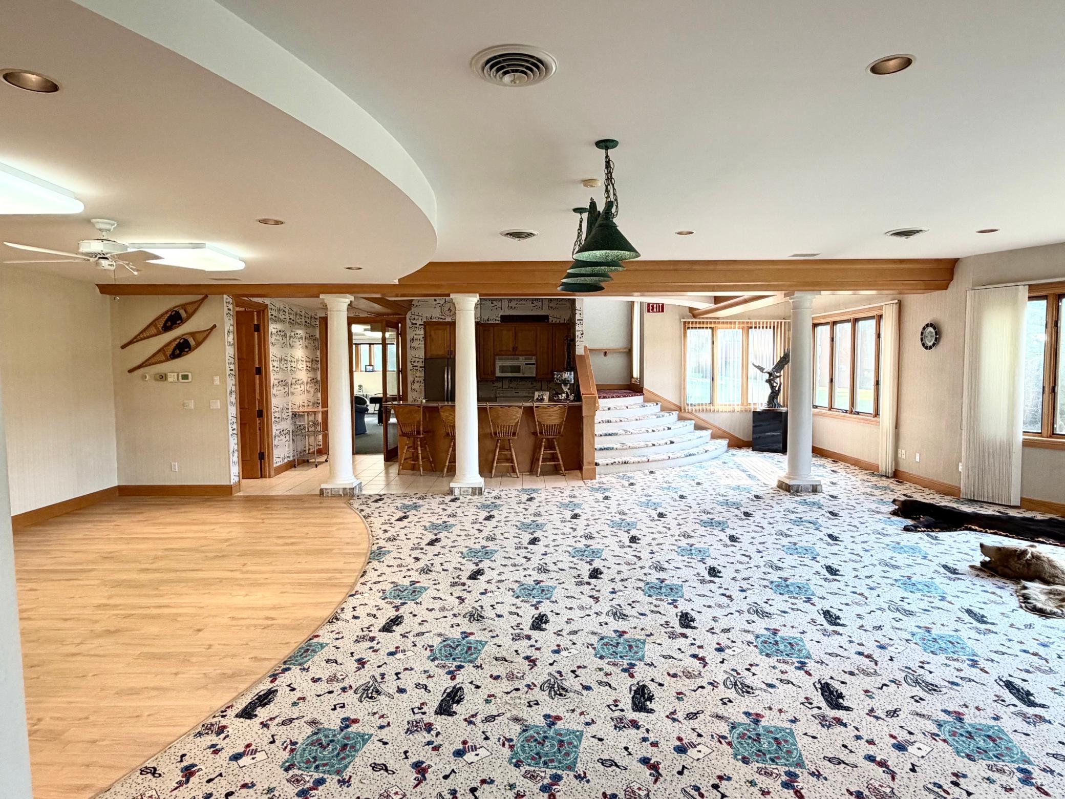 1993 single family home for sale at 1020 Centennial Drive in Thief River Falls, MN — 8 bed, 8 bath (photo 34 of 43)