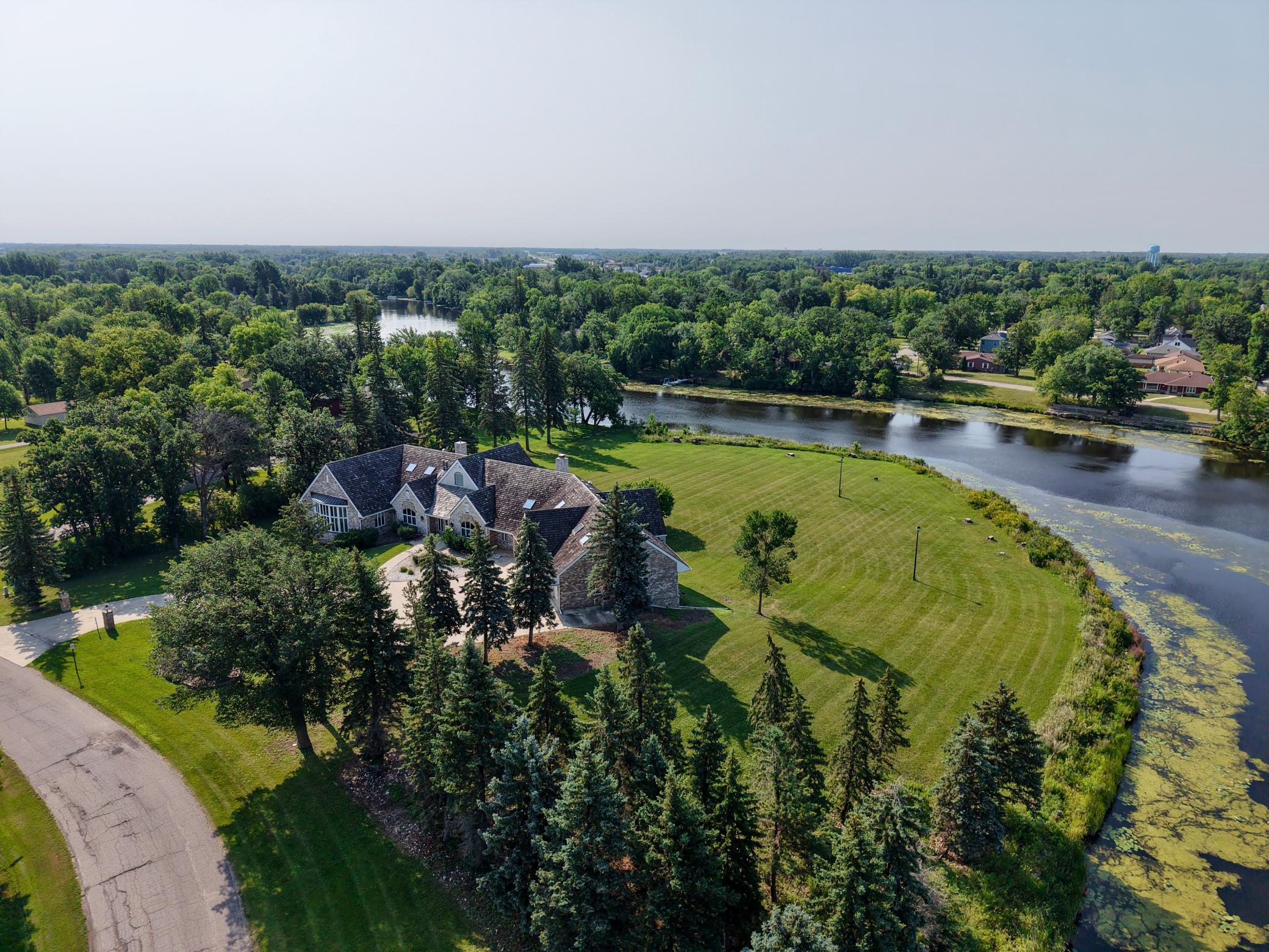 1993 single family home for sale at 1020 Centennial Drive in Thief River Falls, MN — 8 bed, 8 bath (photo 6 of 43)