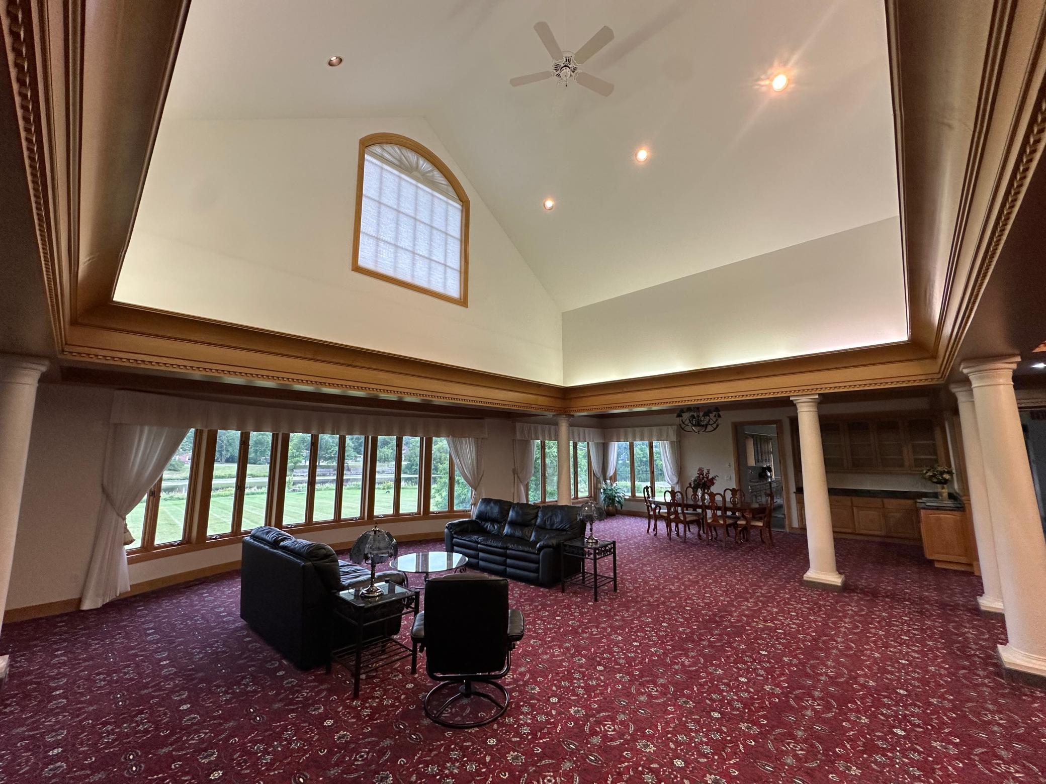 1993 single family home for sale at 1020 Centennial Drive in Thief River Falls, MN — 8 bed, 8 bath (photo 9 of 43)