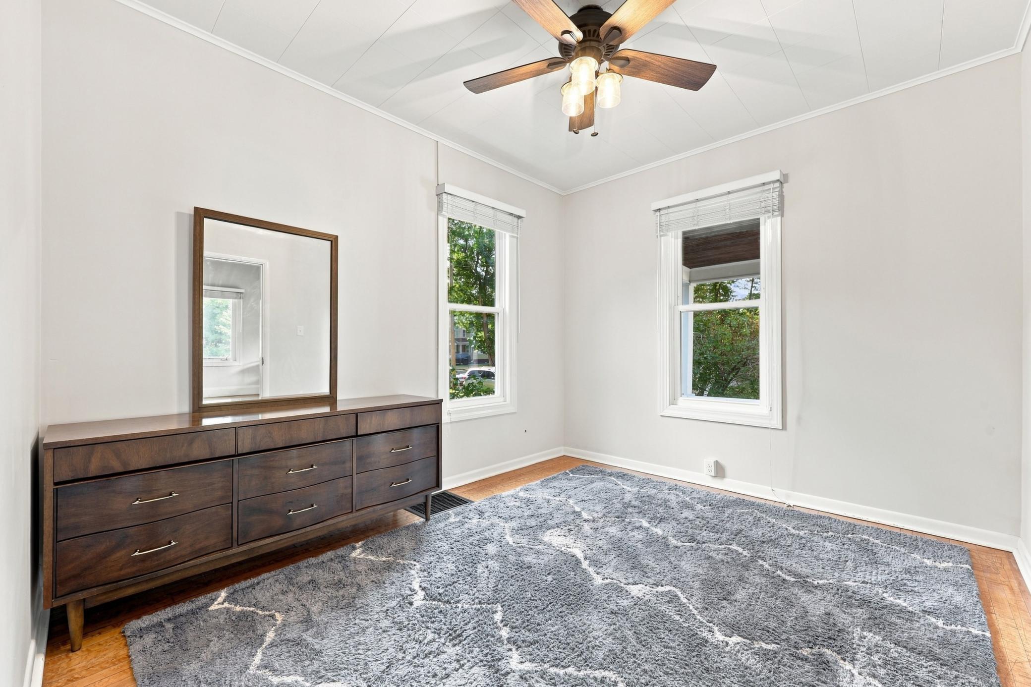 1900 single family home for sale at 1349 4th Avenue S in Fargo, ND — 4 bed, 1 bath (photo 16 of 26)