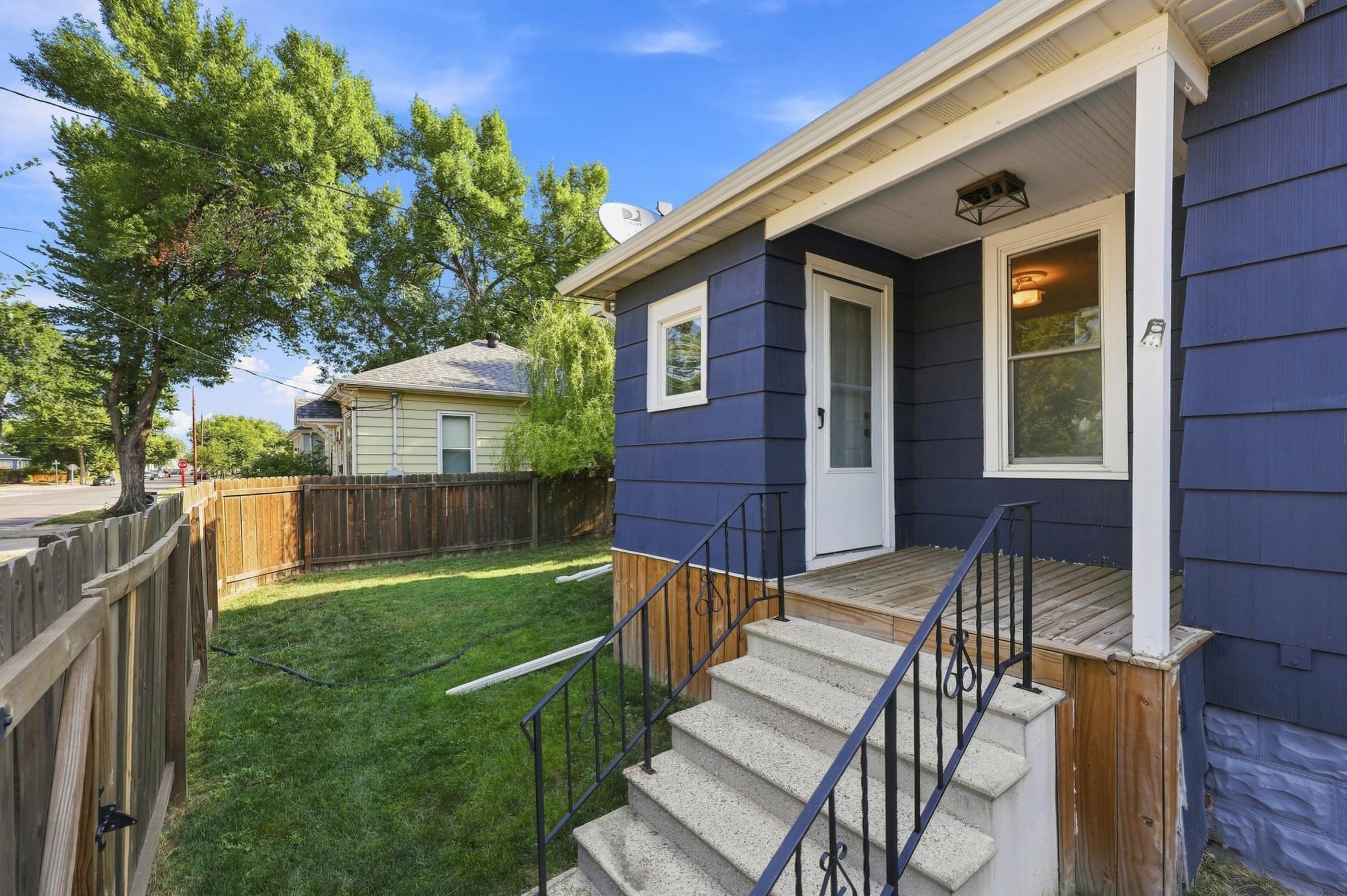 1900 single family home for sale at 1349 4th Avenue S in Fargo, ND — 4 bed, 1 bath (photo 25 of 26)