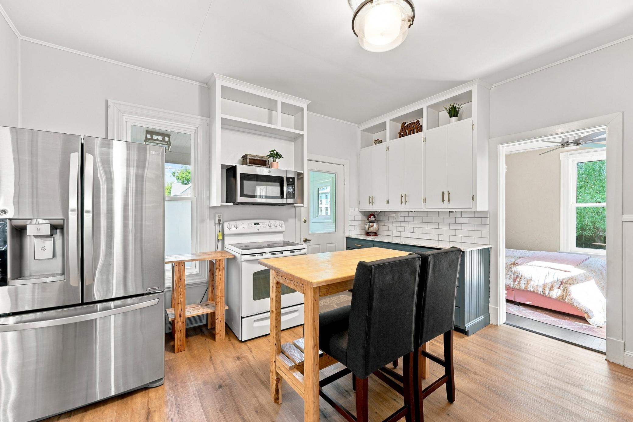1900 single family home for sale at 1349 4th Avenue S in Fargo, ND — 4 bed, 1 bath (photo 9 of 26)