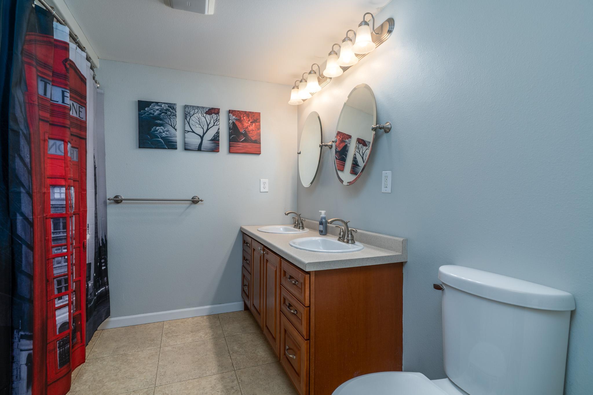 2008 single family home for sale at 529 Cedar Lane in Crookston, MN — 6 bed, 4 bath (photo 23 of 49)